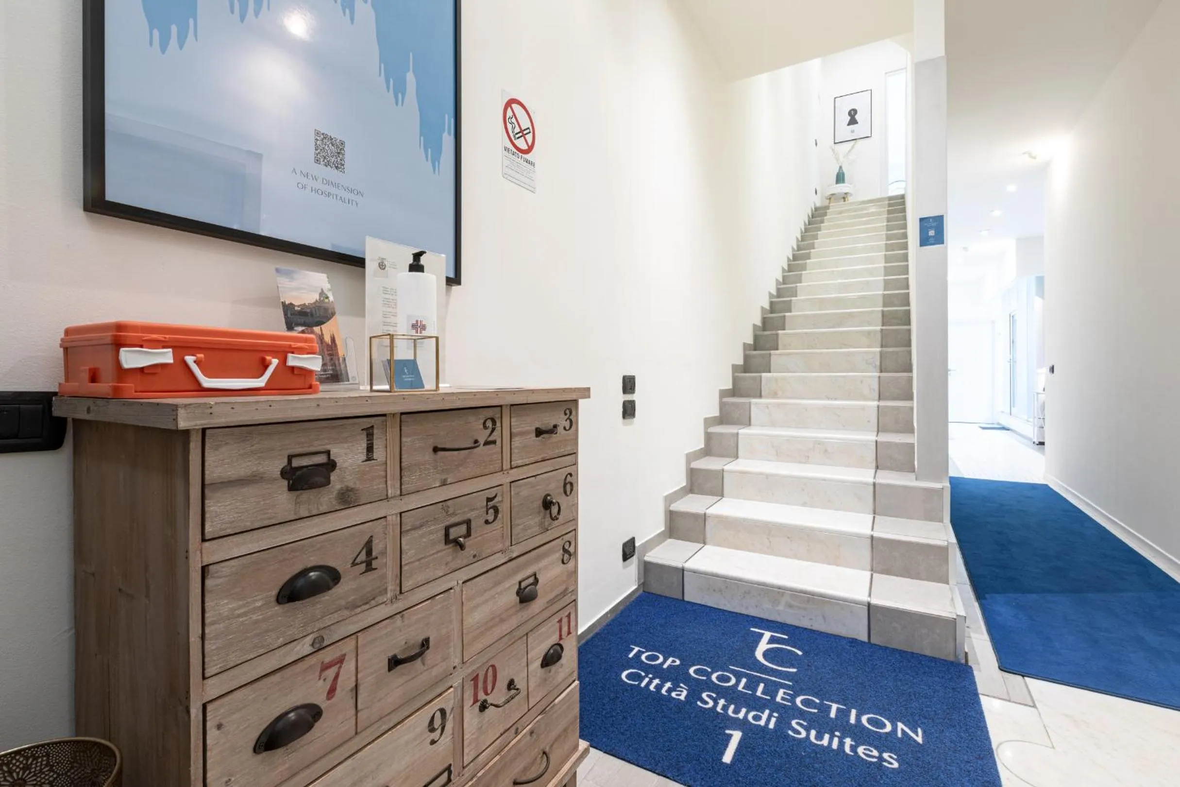 Lobby or reception in B&b Too Cute 2b Str8