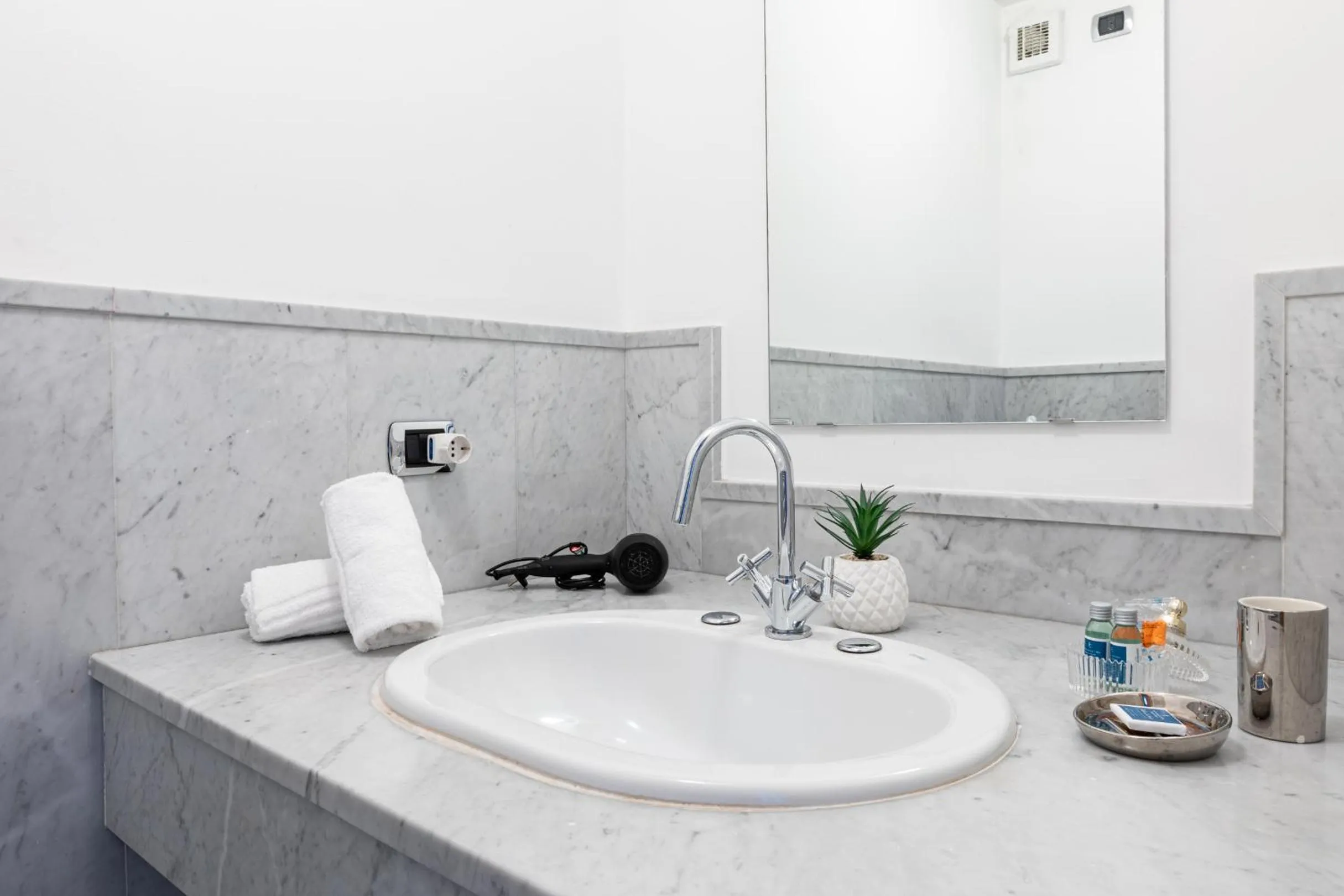 Bathroom in B&b Too Cute 2b Str8