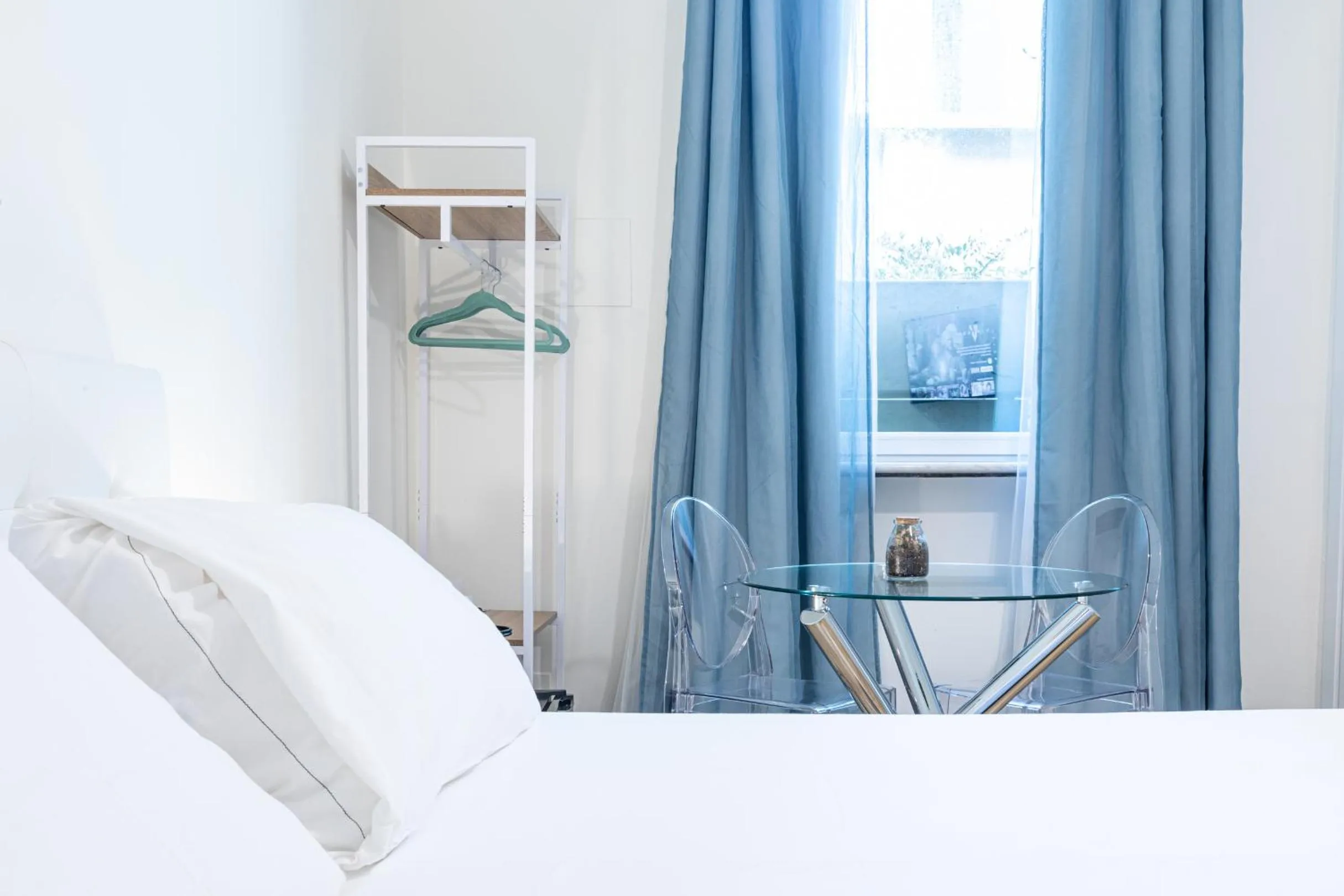 Bed in B&b Too Cute 2b Str8