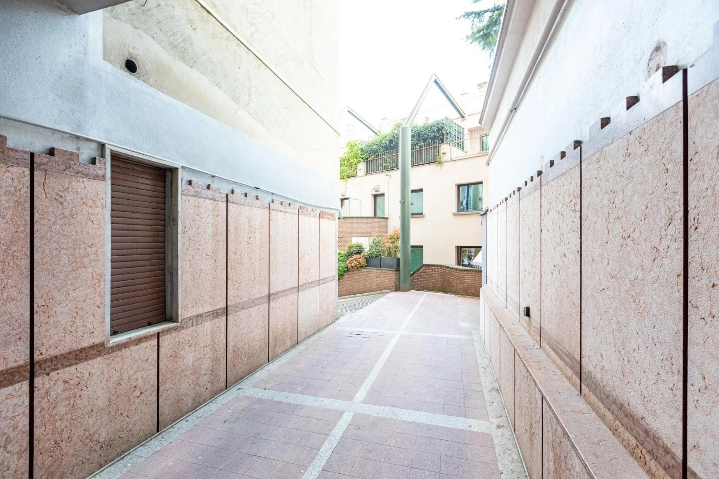 Inner courtyard view in B&b Too Cute 2b Str8