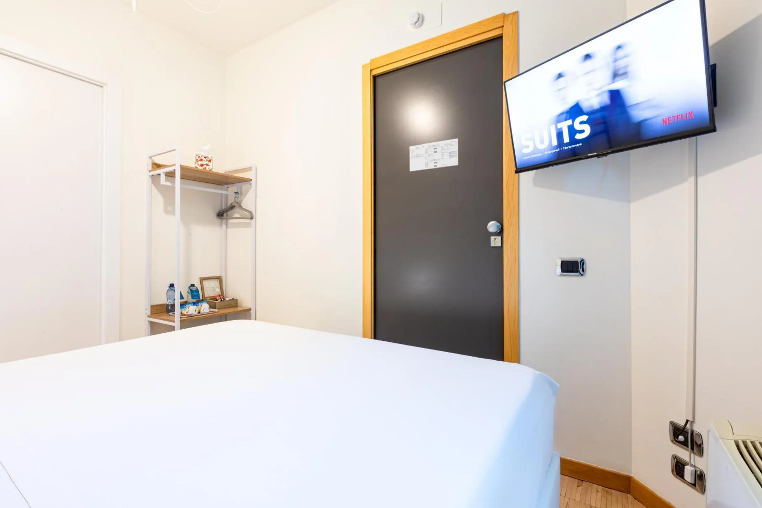 Bed in B&b Too Cute 2b Str8