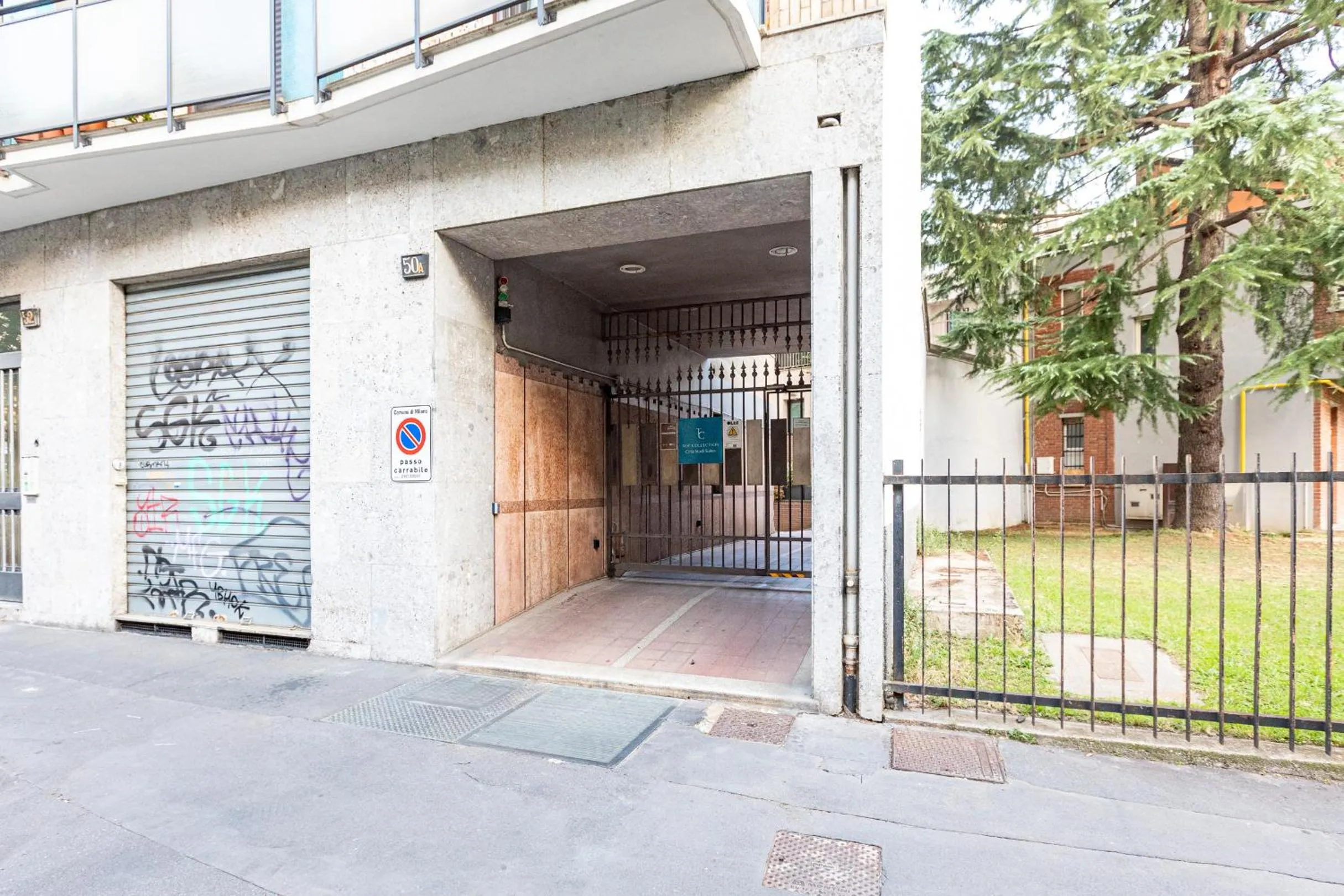 Facade/entrance in B&b Too Cute 2b Str8