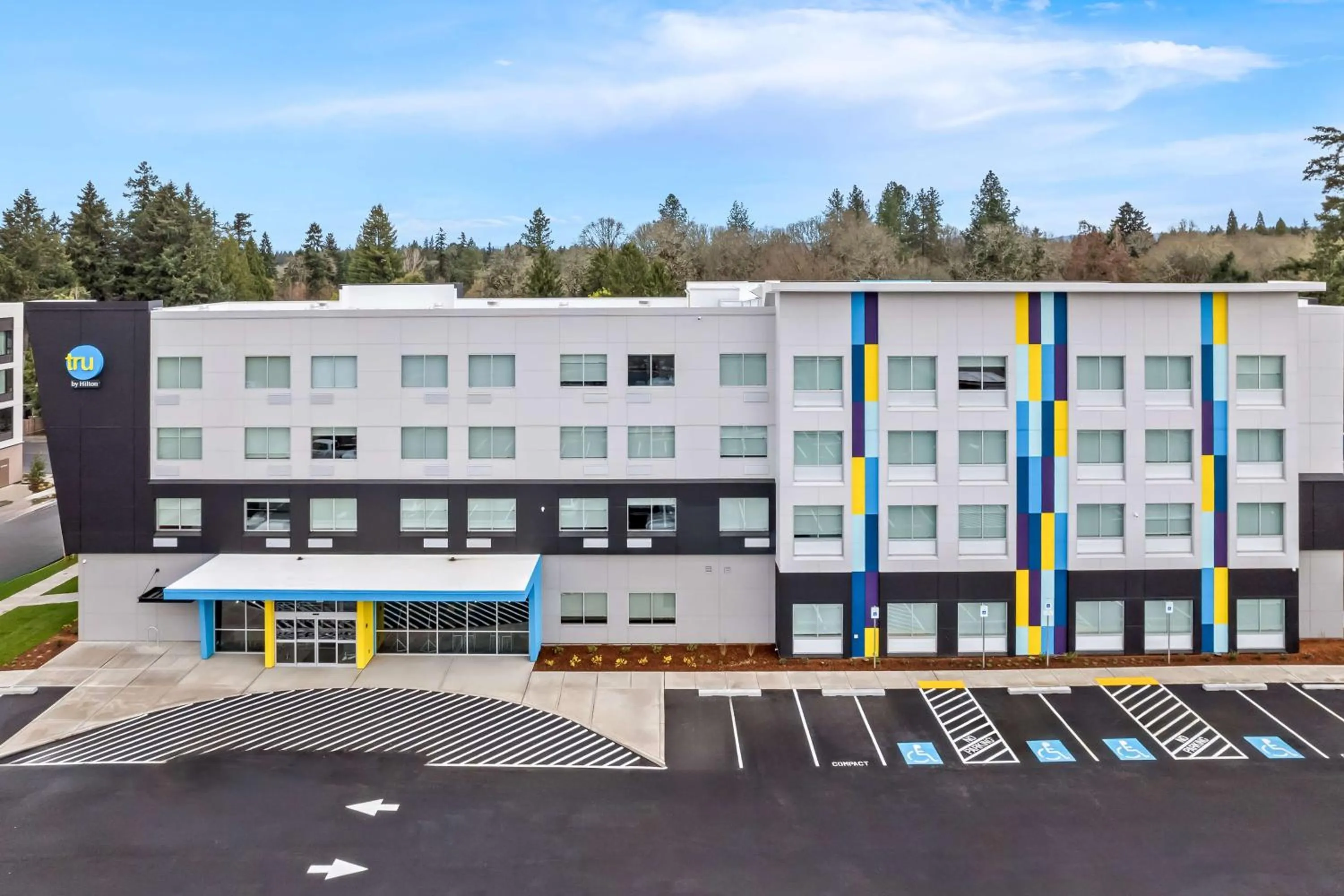 Property building in Tru By Hilton Aloha Beaverton