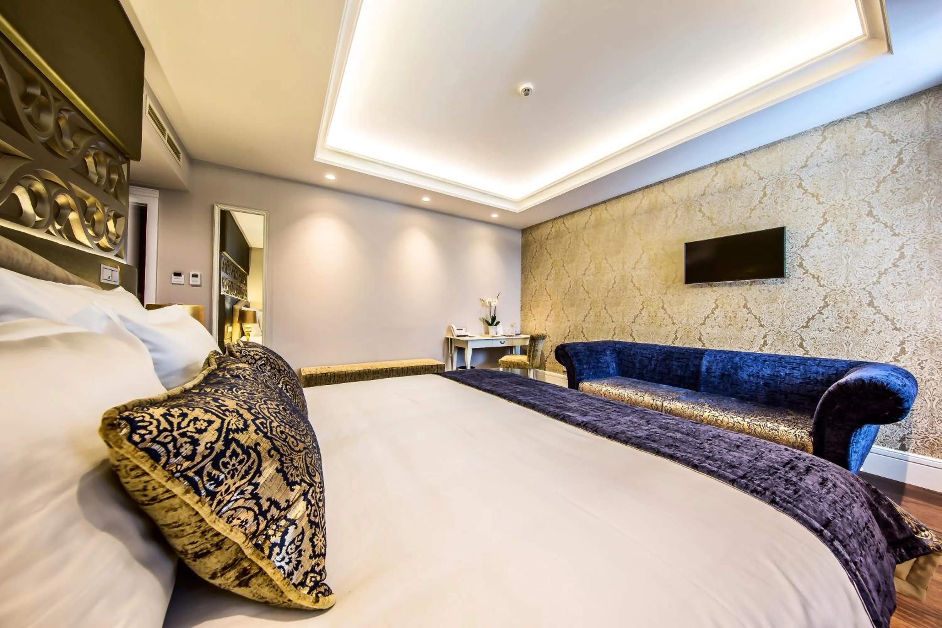 TV and multimedia, Bed in Prestige Hotel Budapest