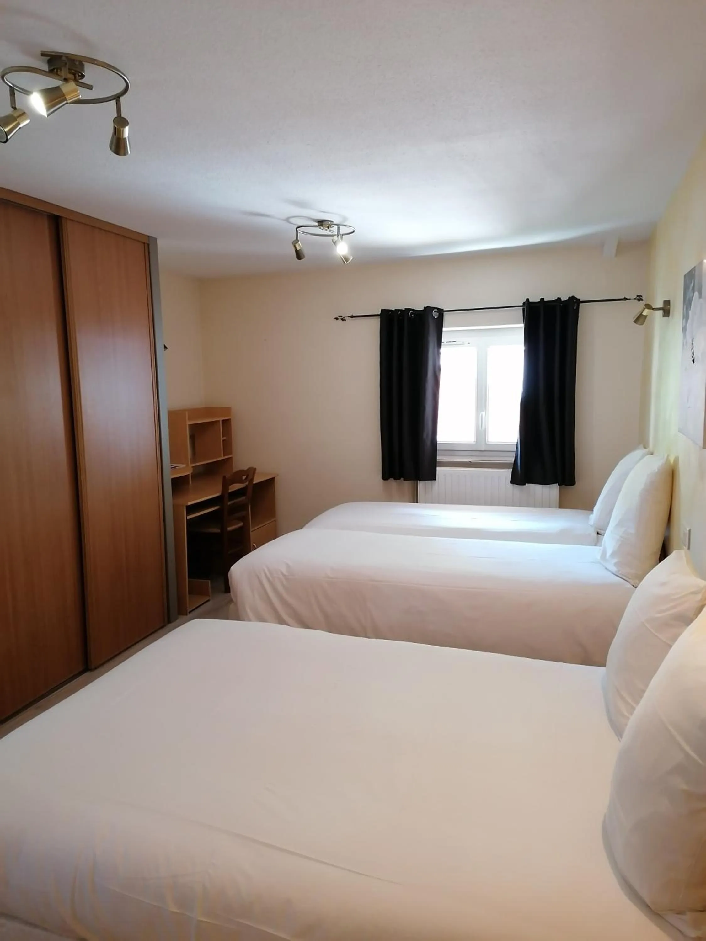 Bedroom, Bed in Hôtel Le Lievre Blanc