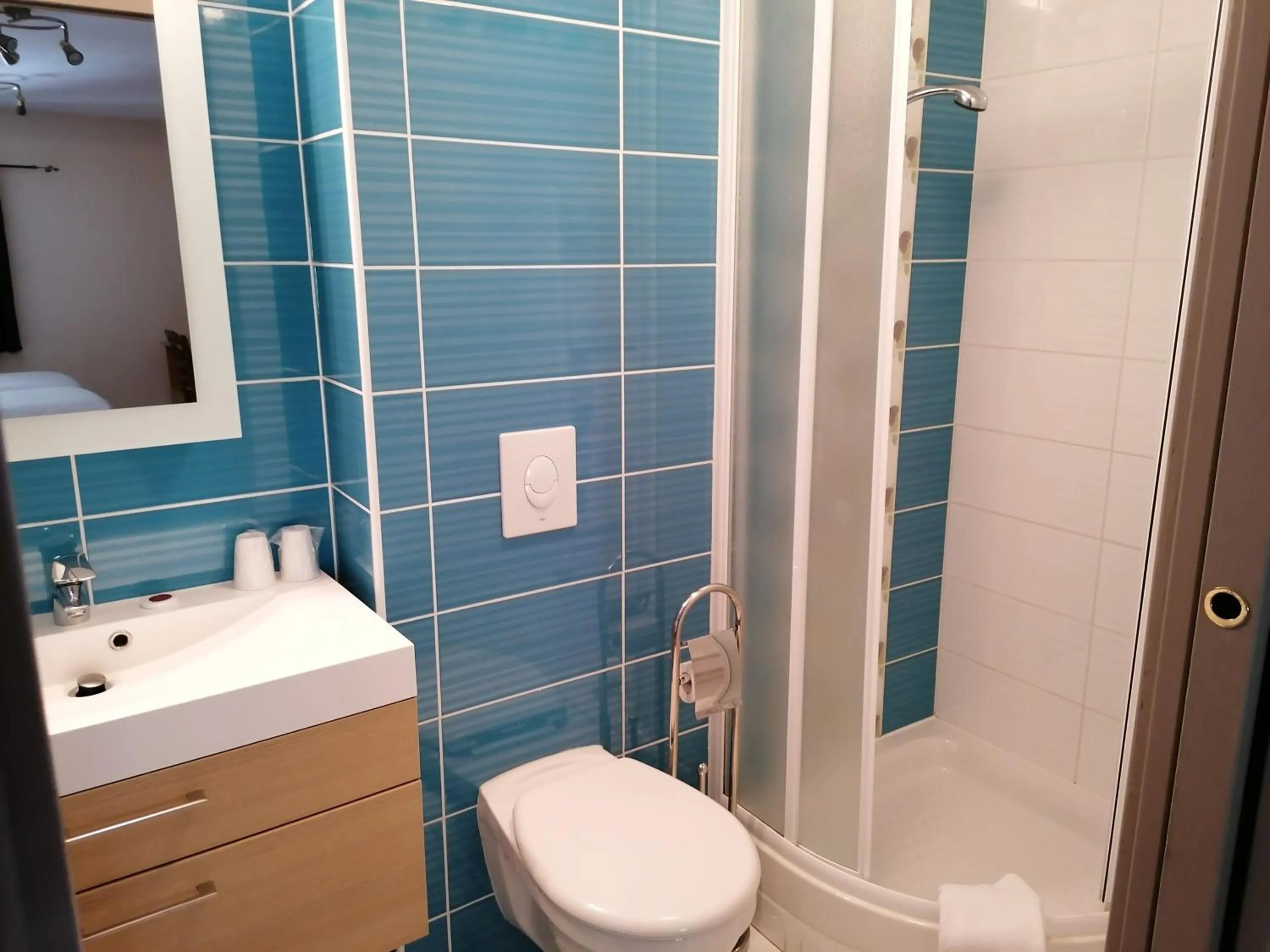 Bathroom in Hôtel Le Lievre Blanc