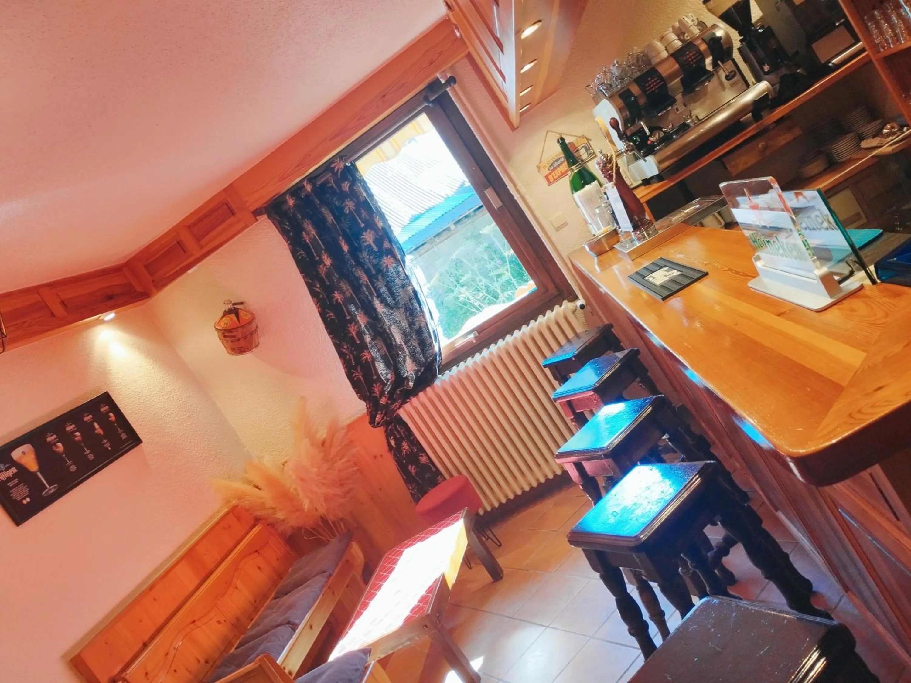 Lounge or bar in Hôtel Le Lievre Blanc