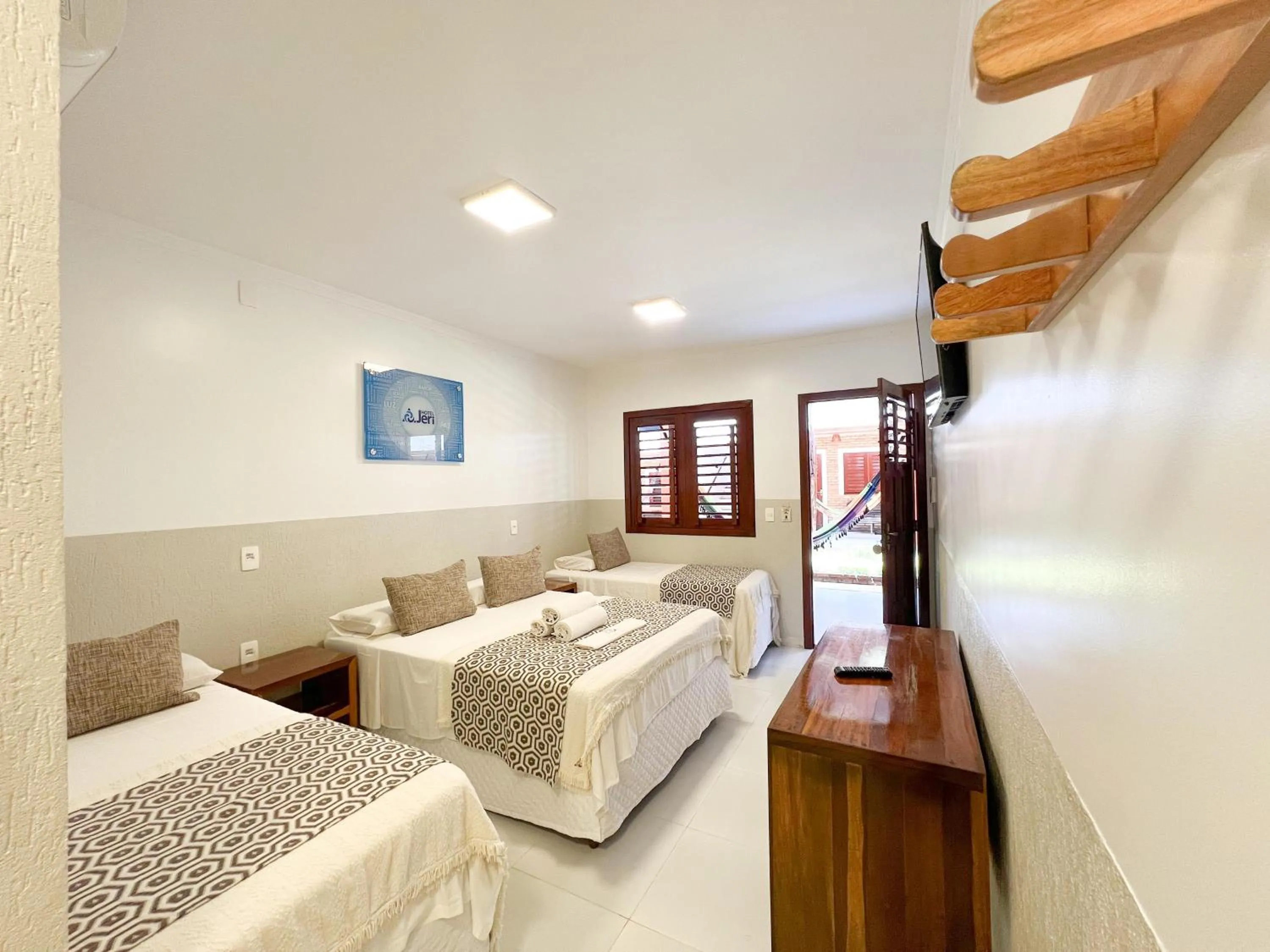 Property building, Bed in Hotel Jeri