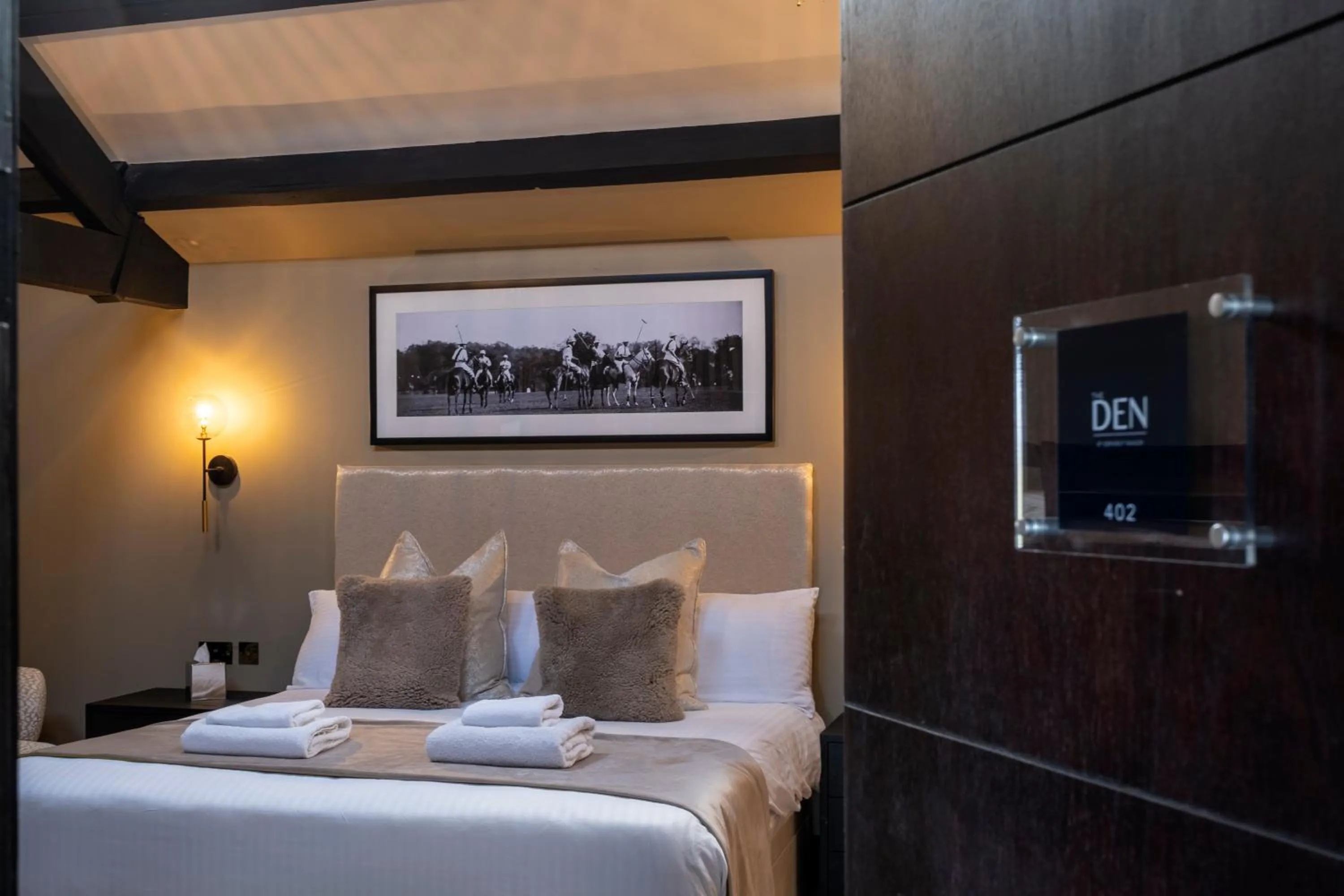 Bed in Derwent Manor Boutique Hotel