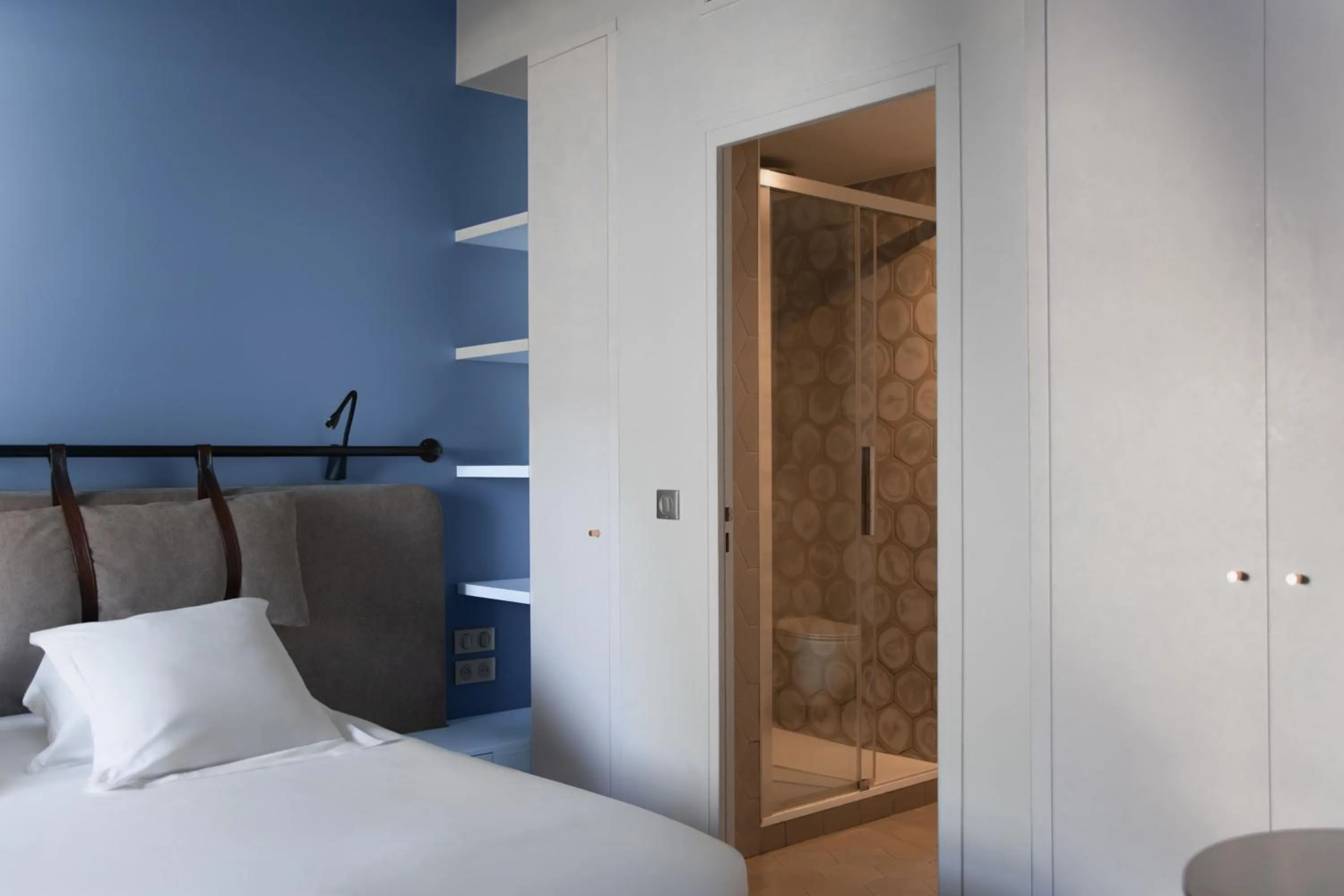 Bed in Hotel Leev Victoire & Spa