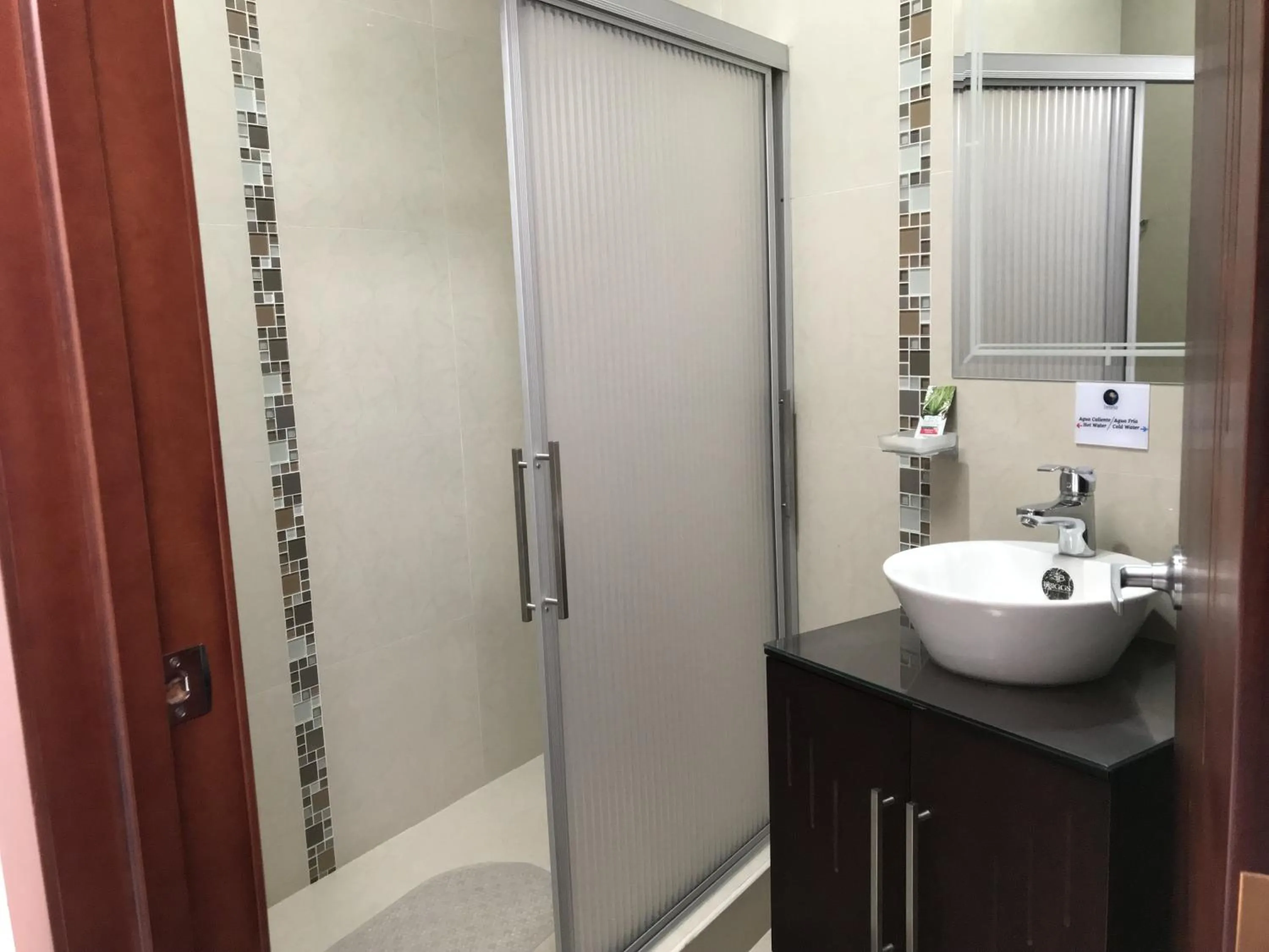 Shower in Hotel Terra Sur Cuenca