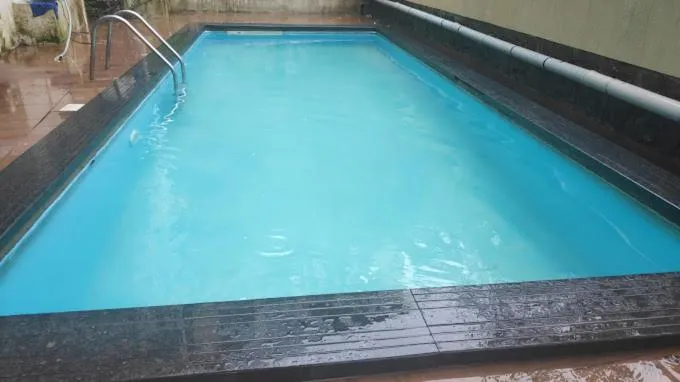 Swimming pool in Hotel Lalit inn Lonavala