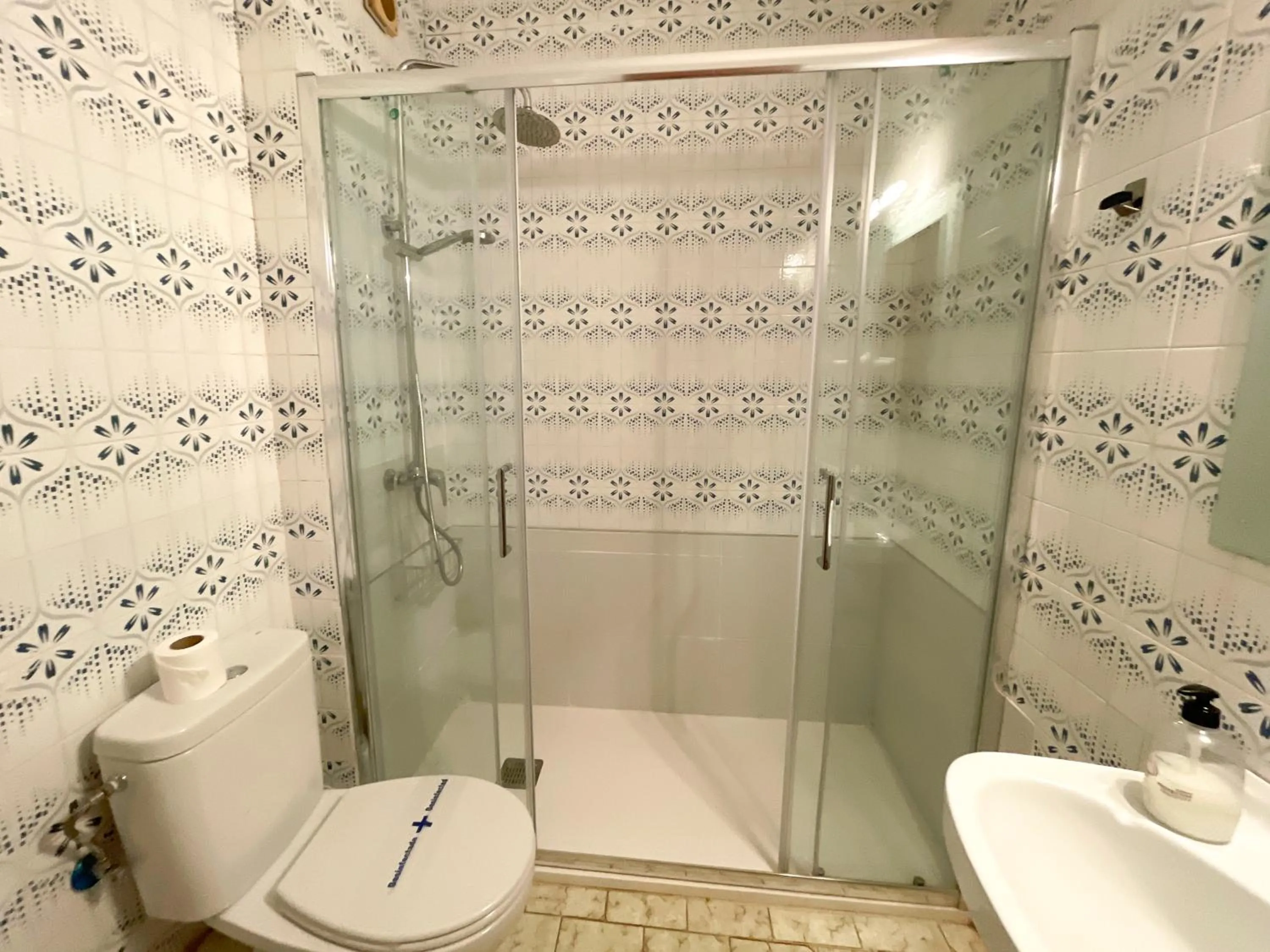 Shower in Apartamentos Voramar Peñíscola 3000