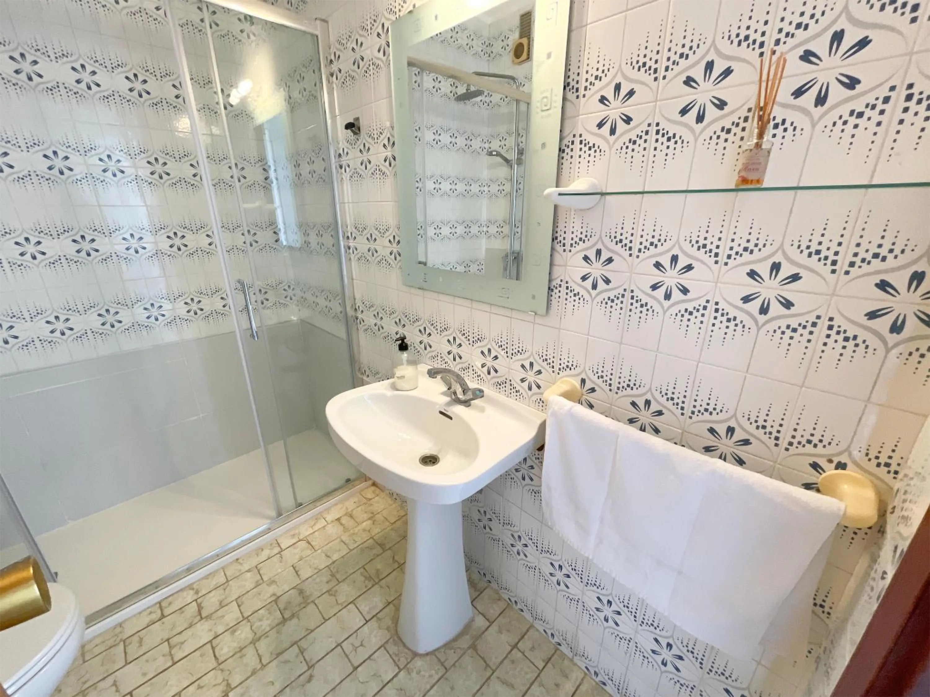 Bathroom in Apartamentos Voramar Peñíscola 3000