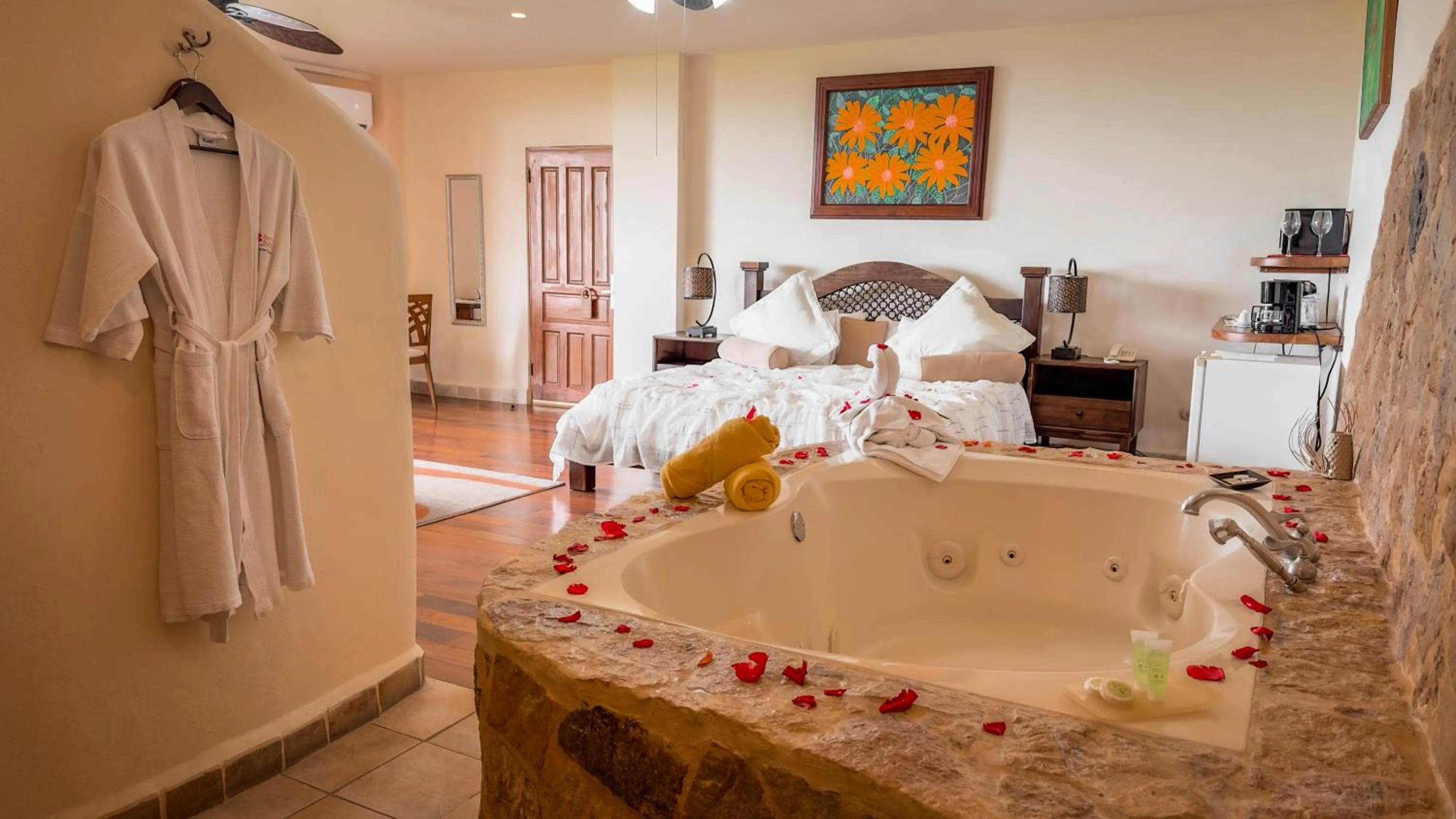 Hot Tub in Issimo Suites (Adults Only)