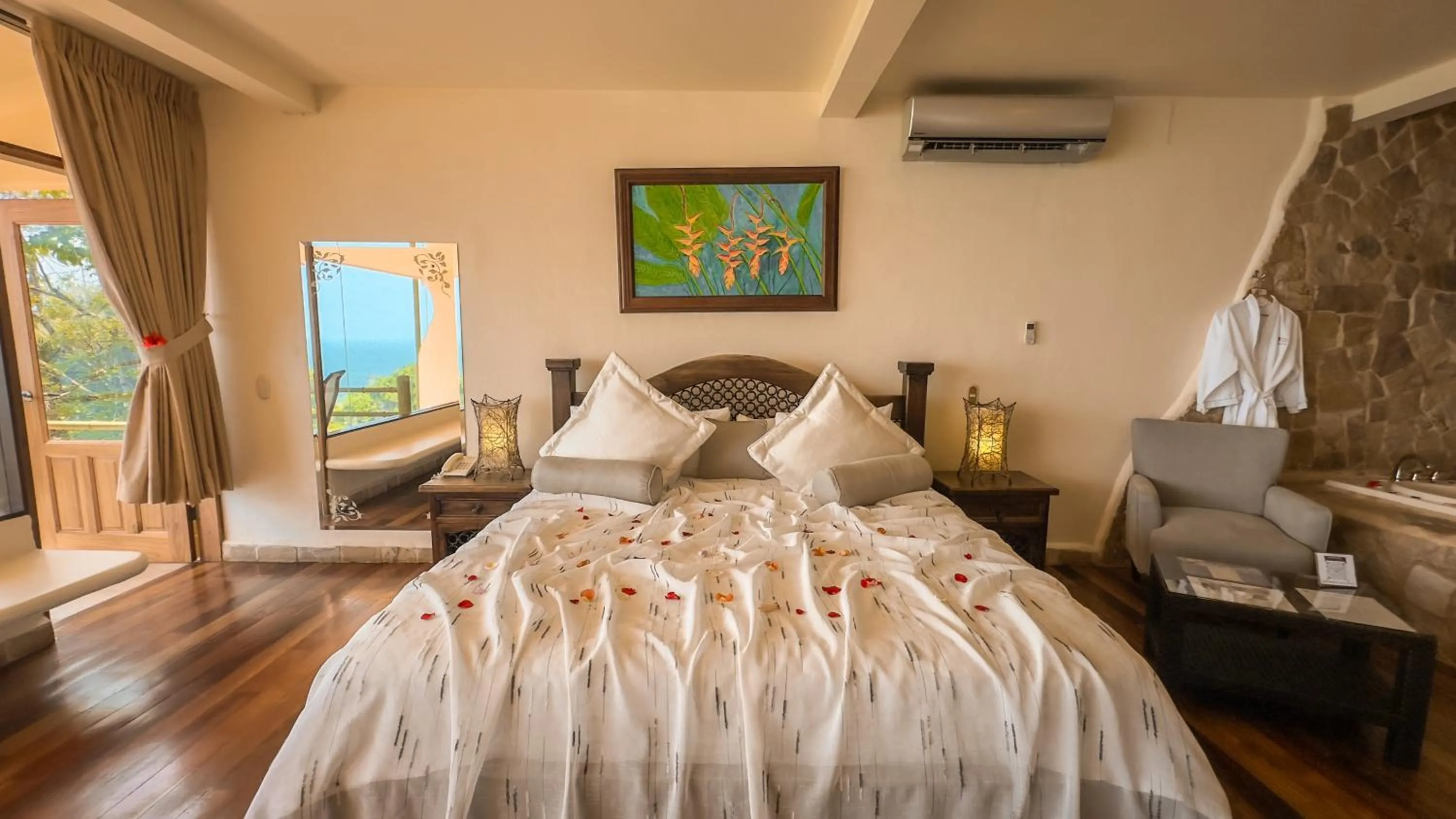 Photo of the whole room, Bed in Issimo Suites (Adults Only)