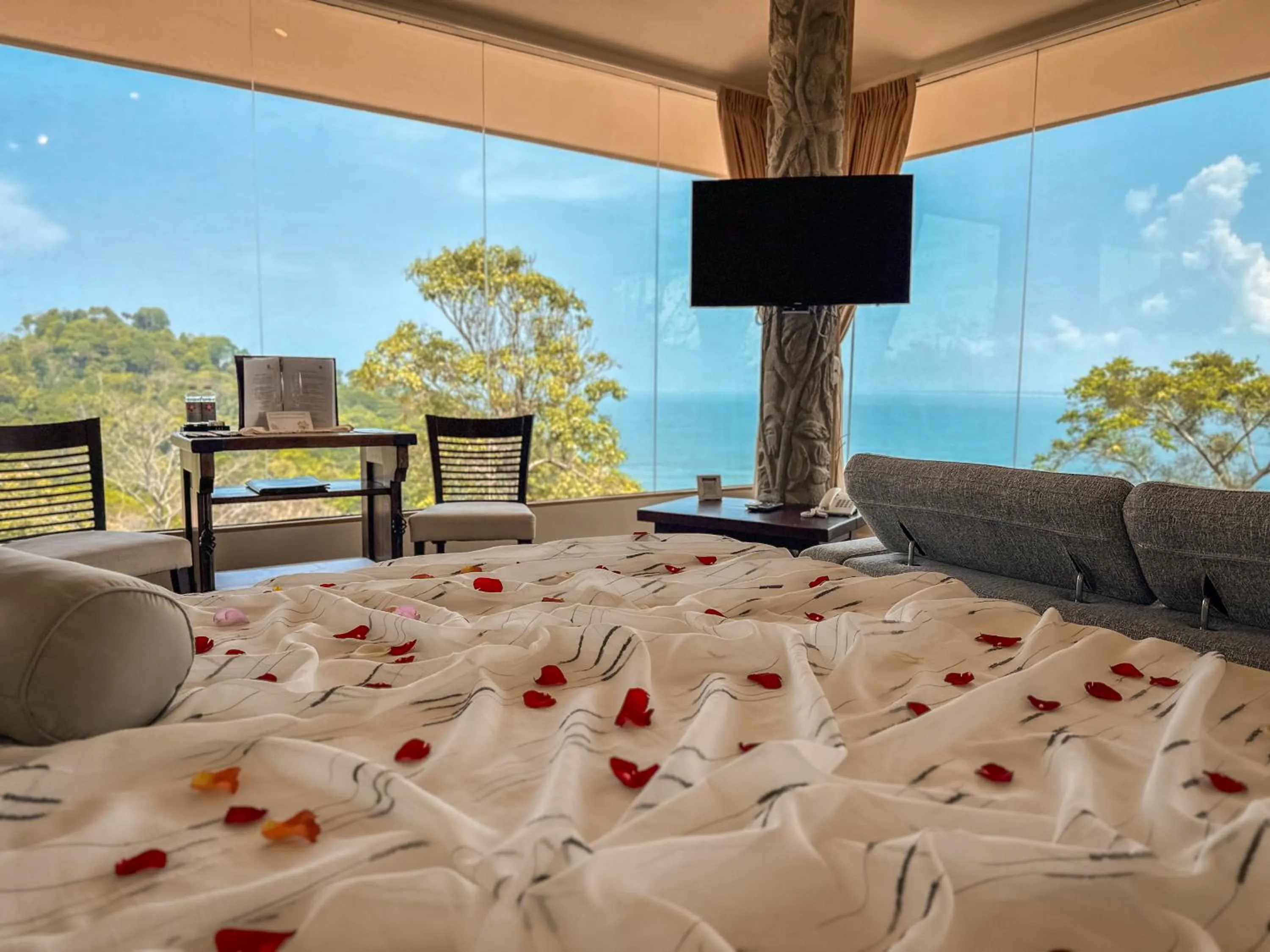 Bed in Issimo Suites (Adults Only)