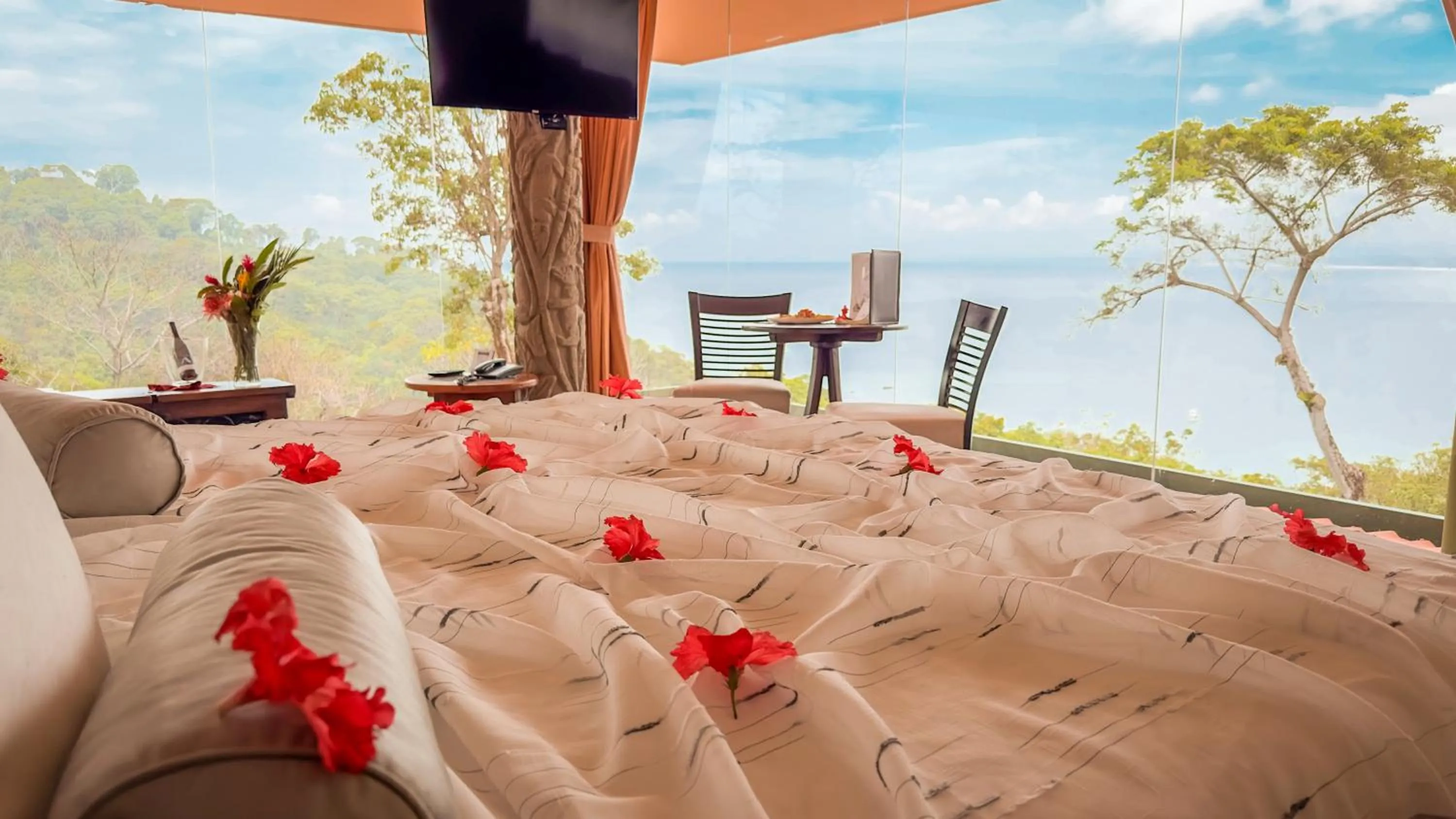 Bed in Issimo Suites (Adults Only)