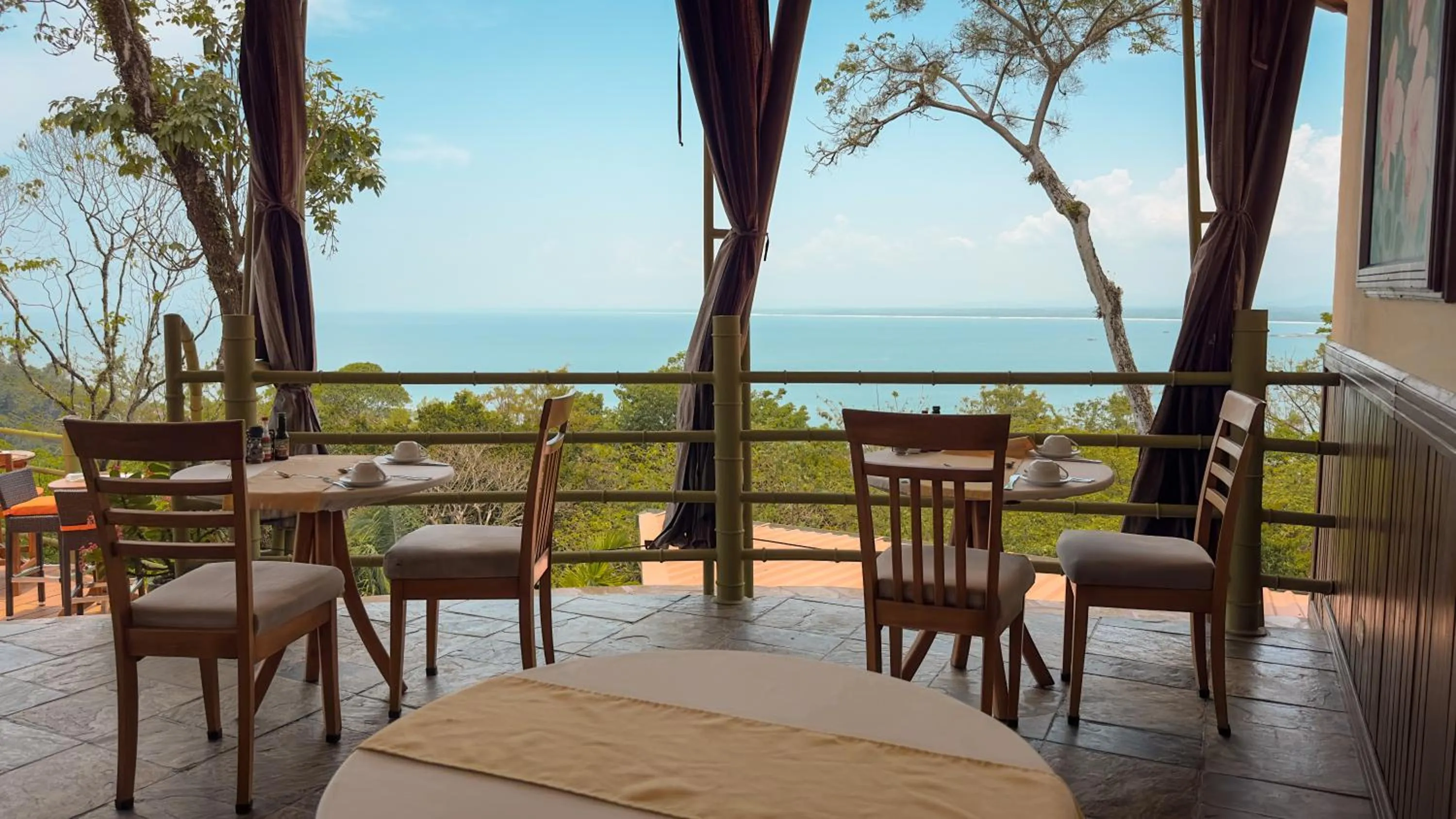 Dining area in Issimo Suites (Adults Only)