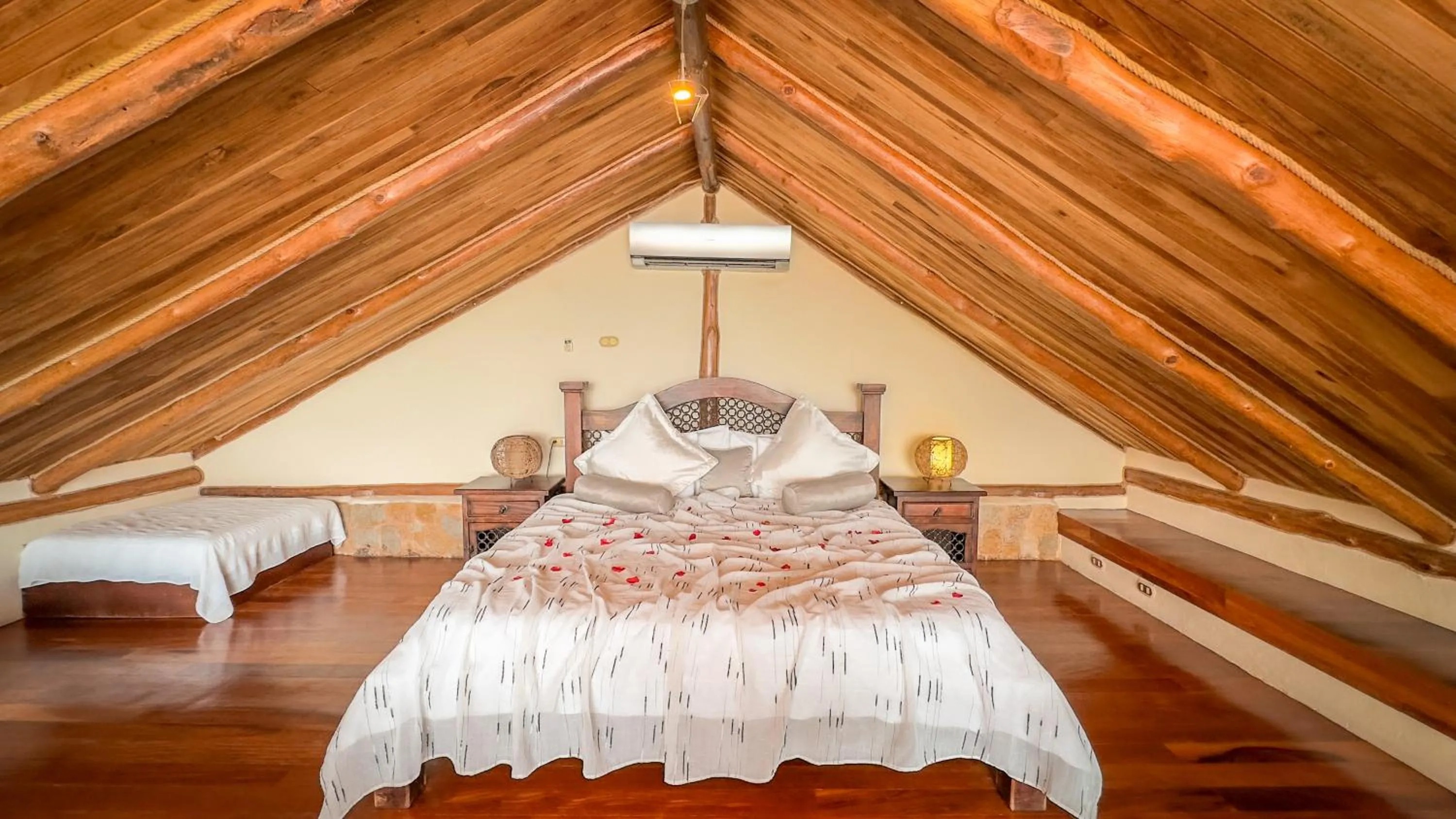 Bed in Issimo Suites (Adults Only)