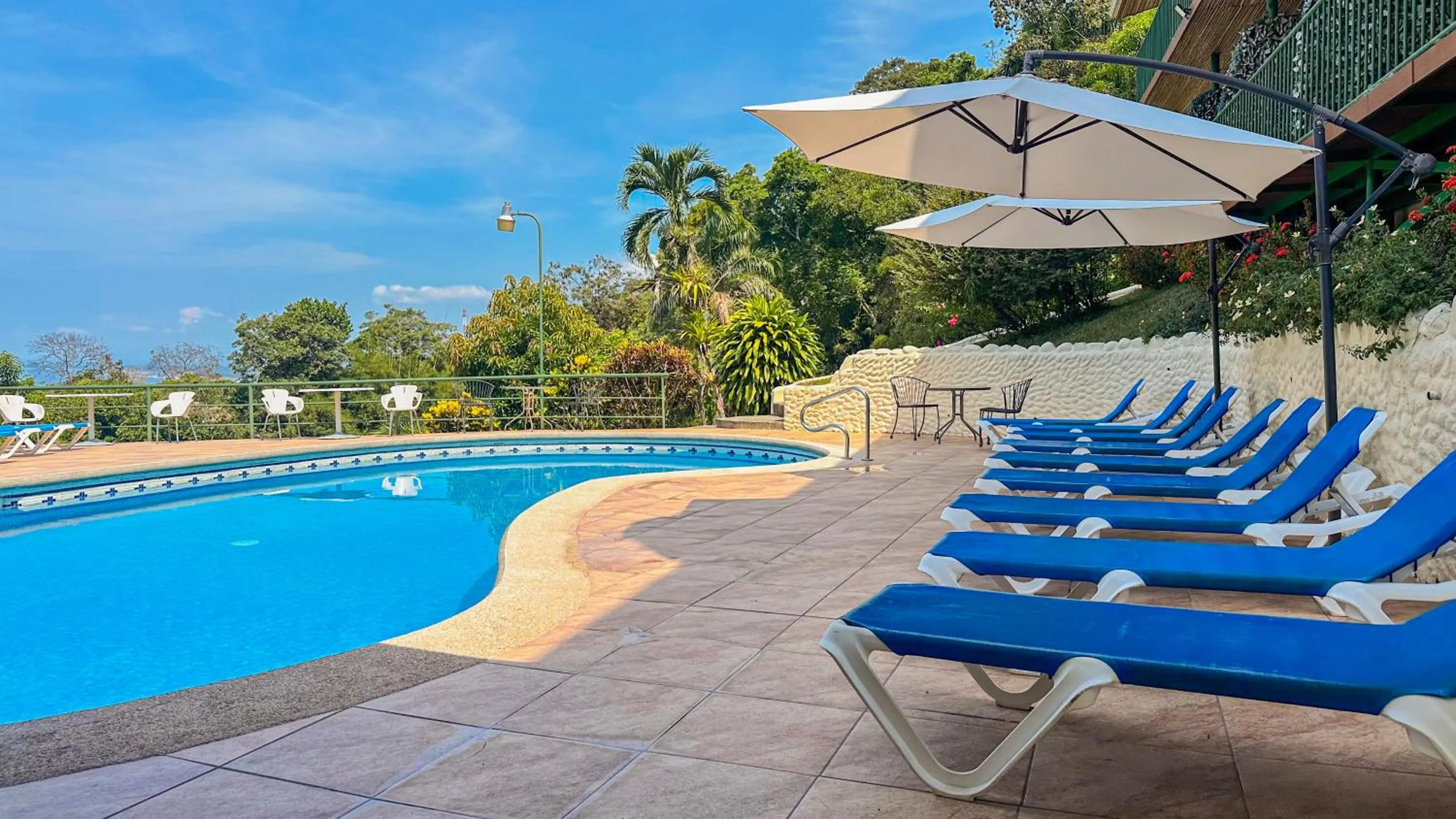 Day in Tabulia Tree Hotel and Villas