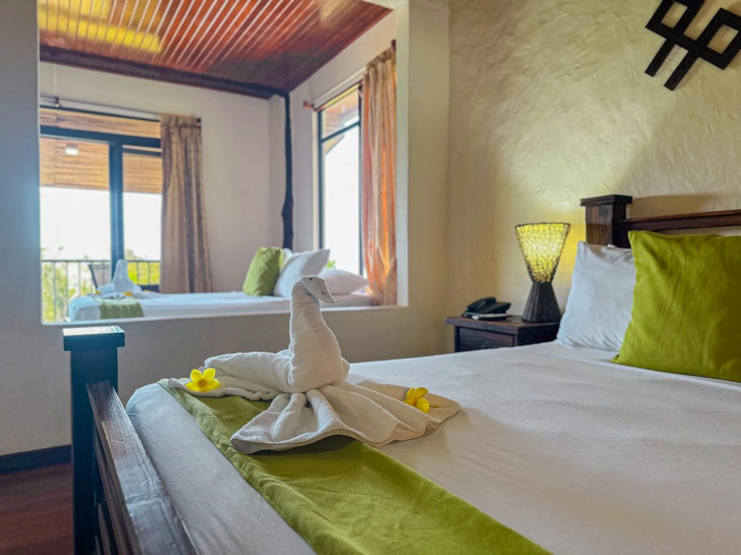 Photo of the whole room, Bed in Tabulia Tree Hotel and Villas