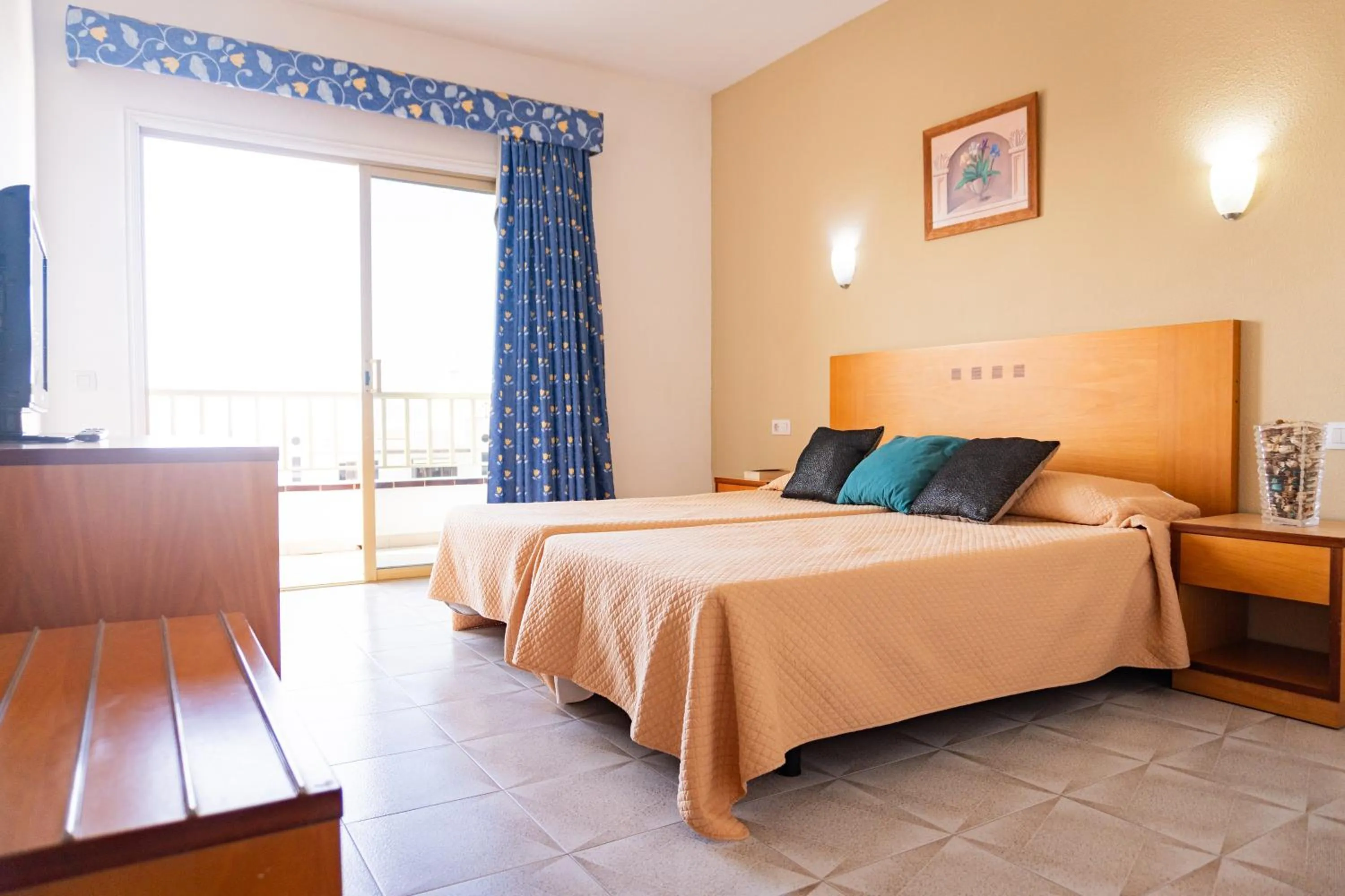 Bedroom, Bed in Hotel Aeropuerto Sur