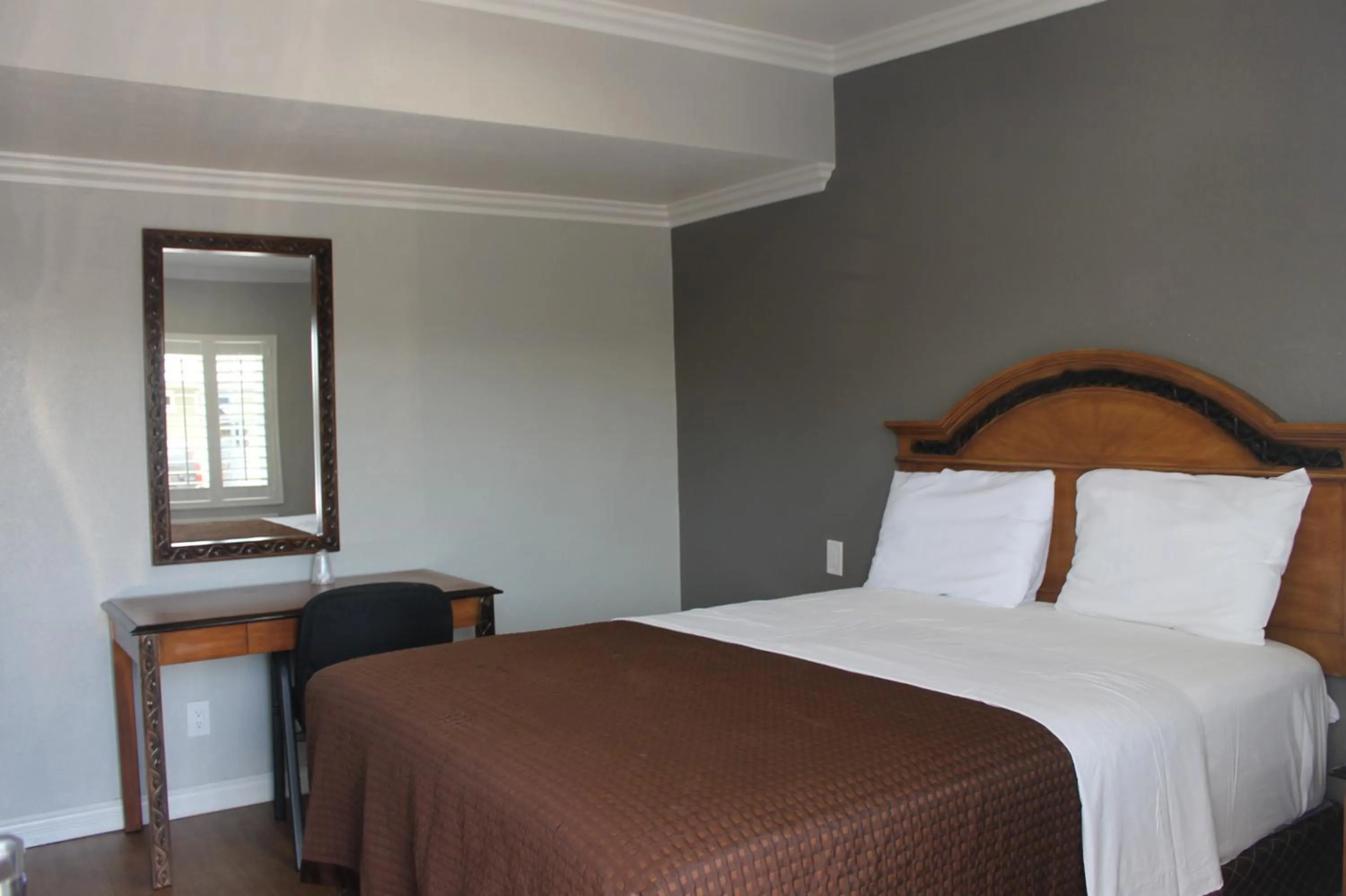 Photo of the whole room, Bed in Town House Motel