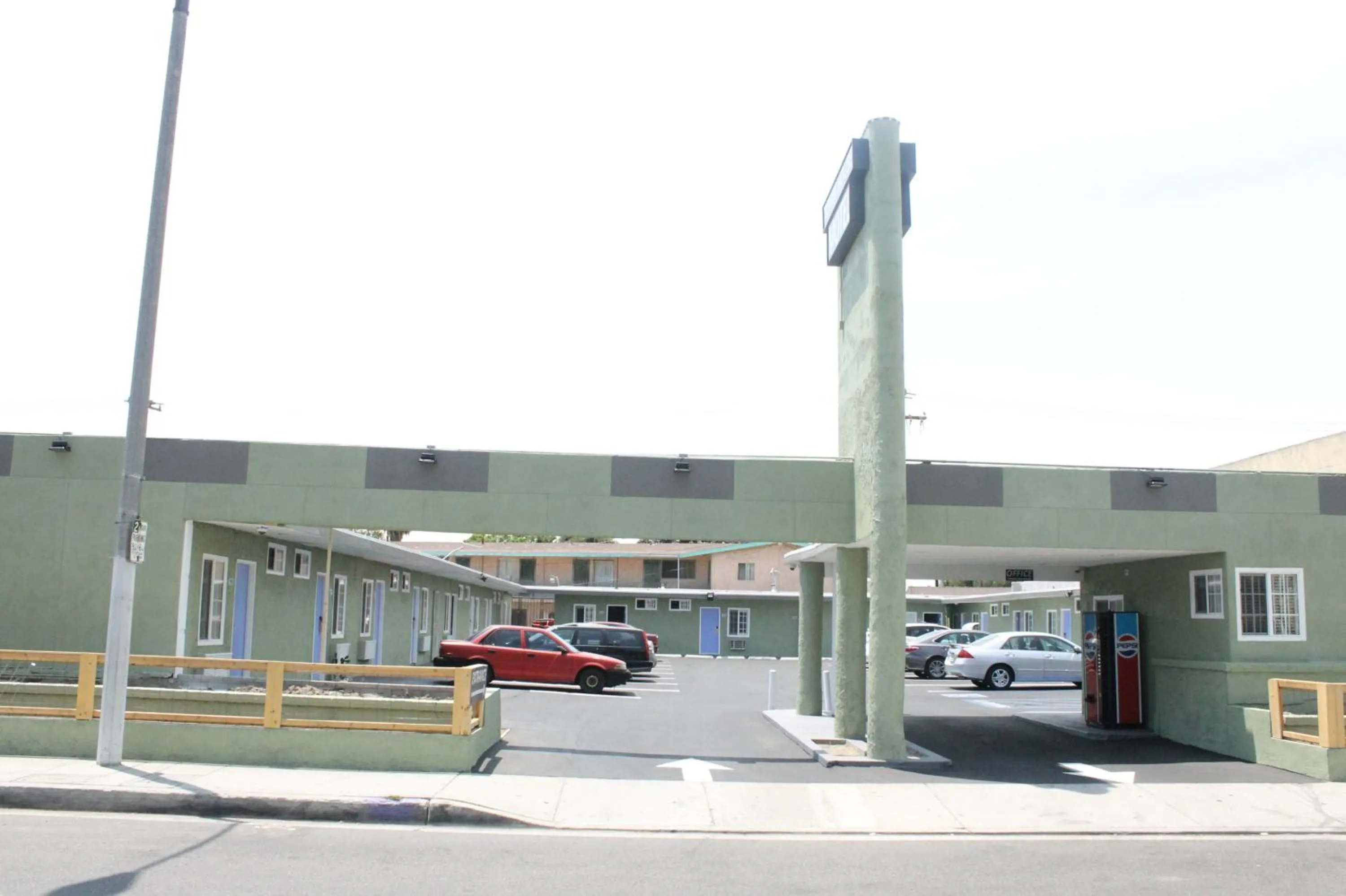 Facade/entrance in Town House Motel