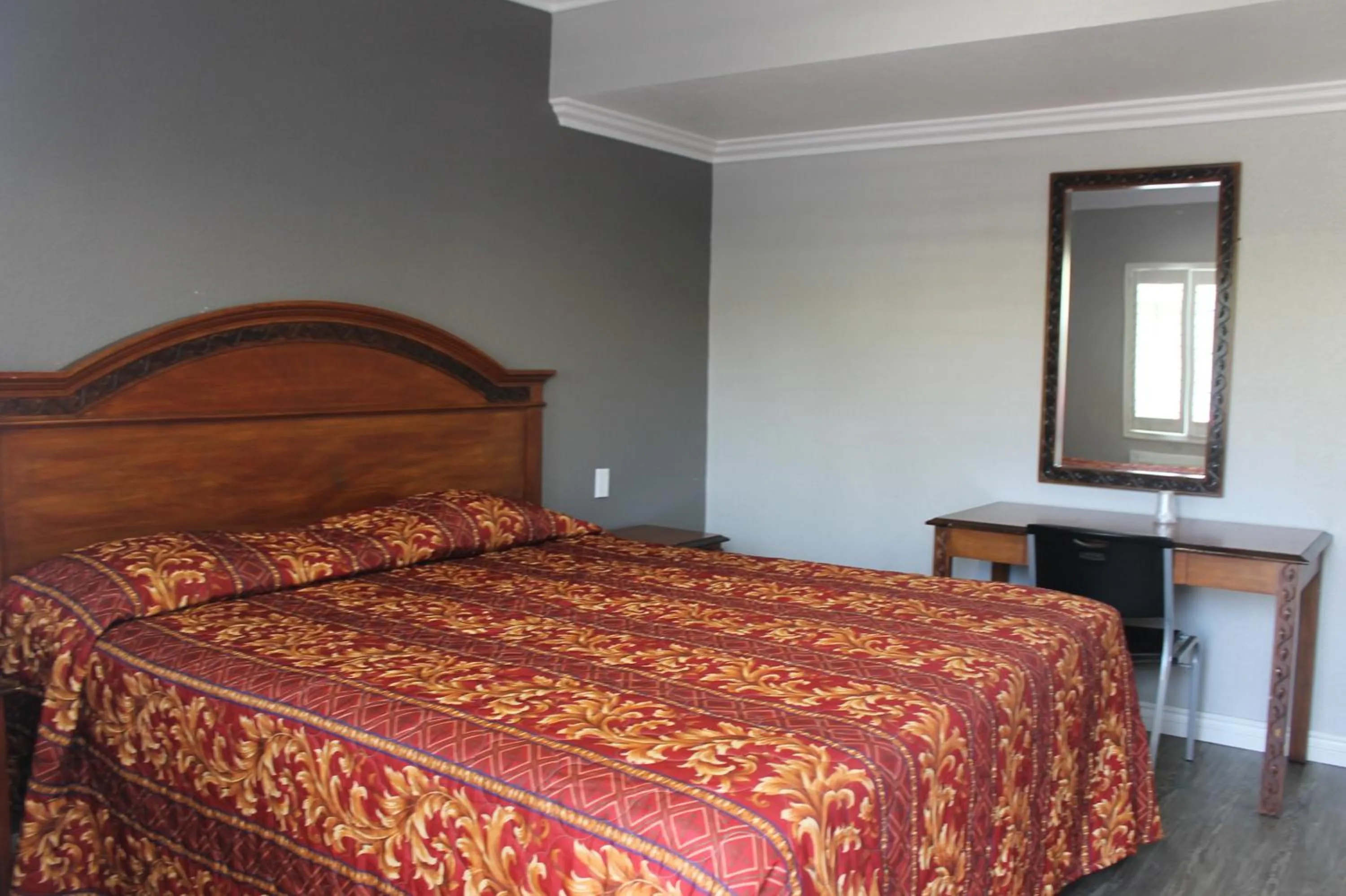 Bed in Town House Motel