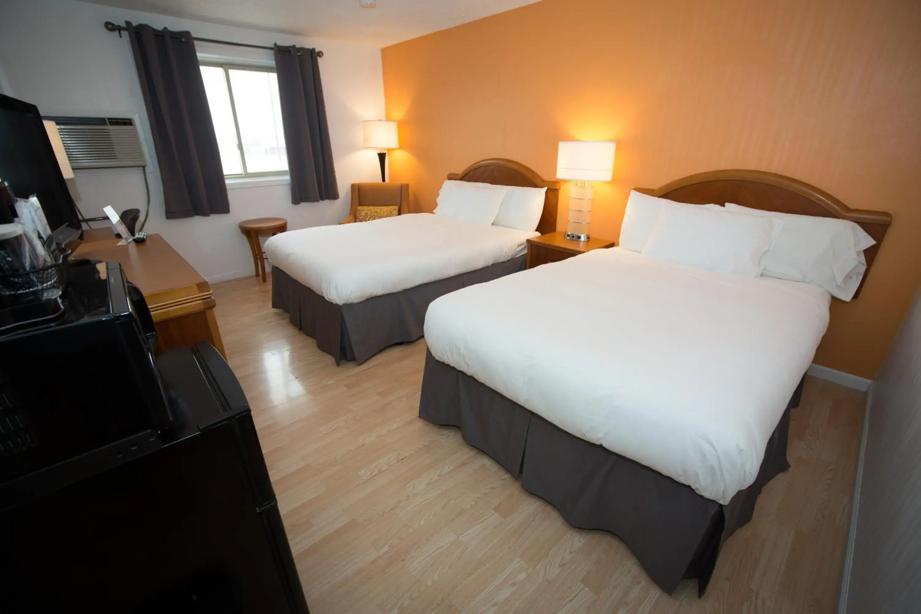 Double Room with Two Double Beds - Non-Smoking in Econo Lodge Alliance Double Room with Two Double Beds - Non-Smoking in Econo Lodge Alliance