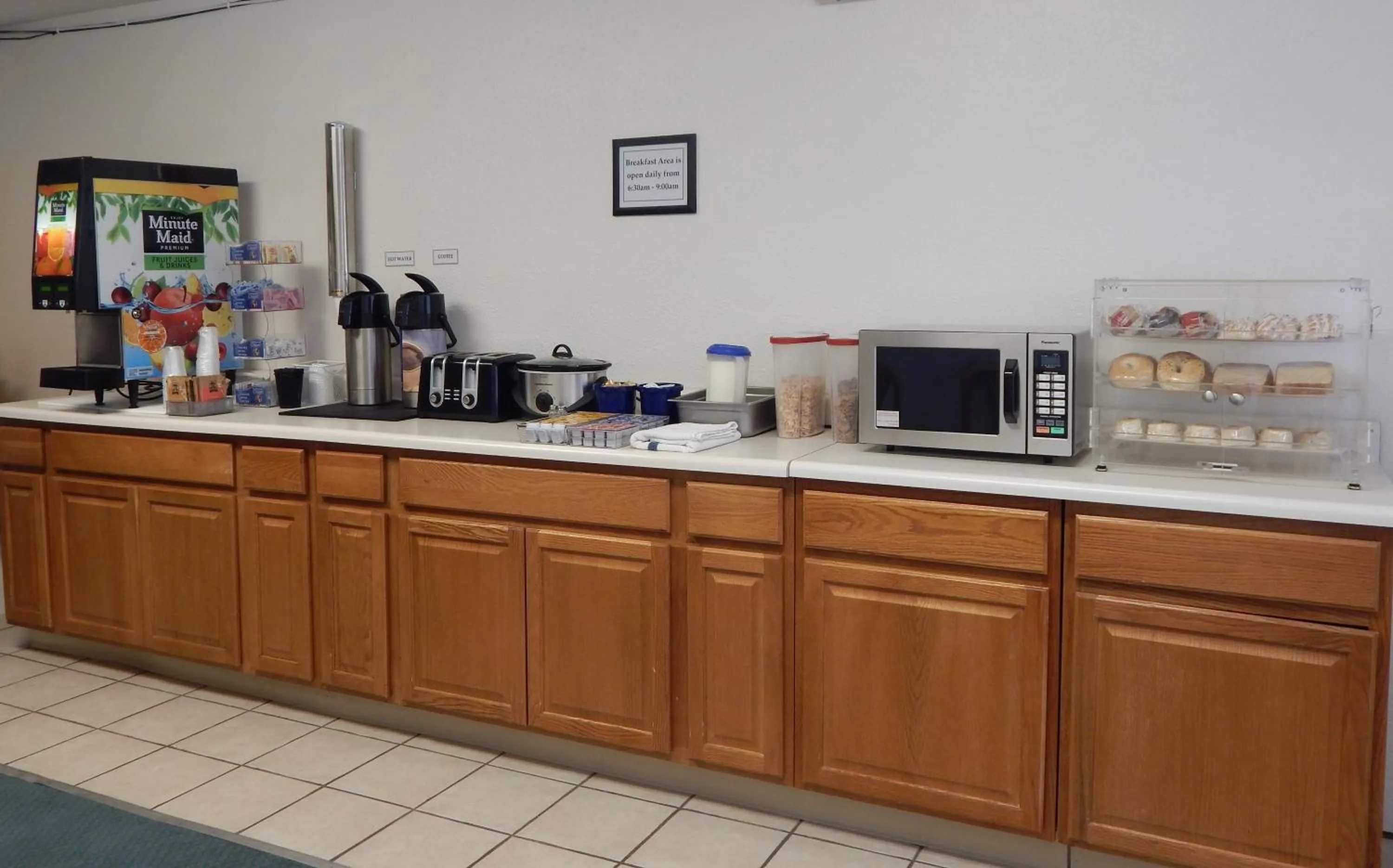 Continental breakfast in Econo Lodge Alliance