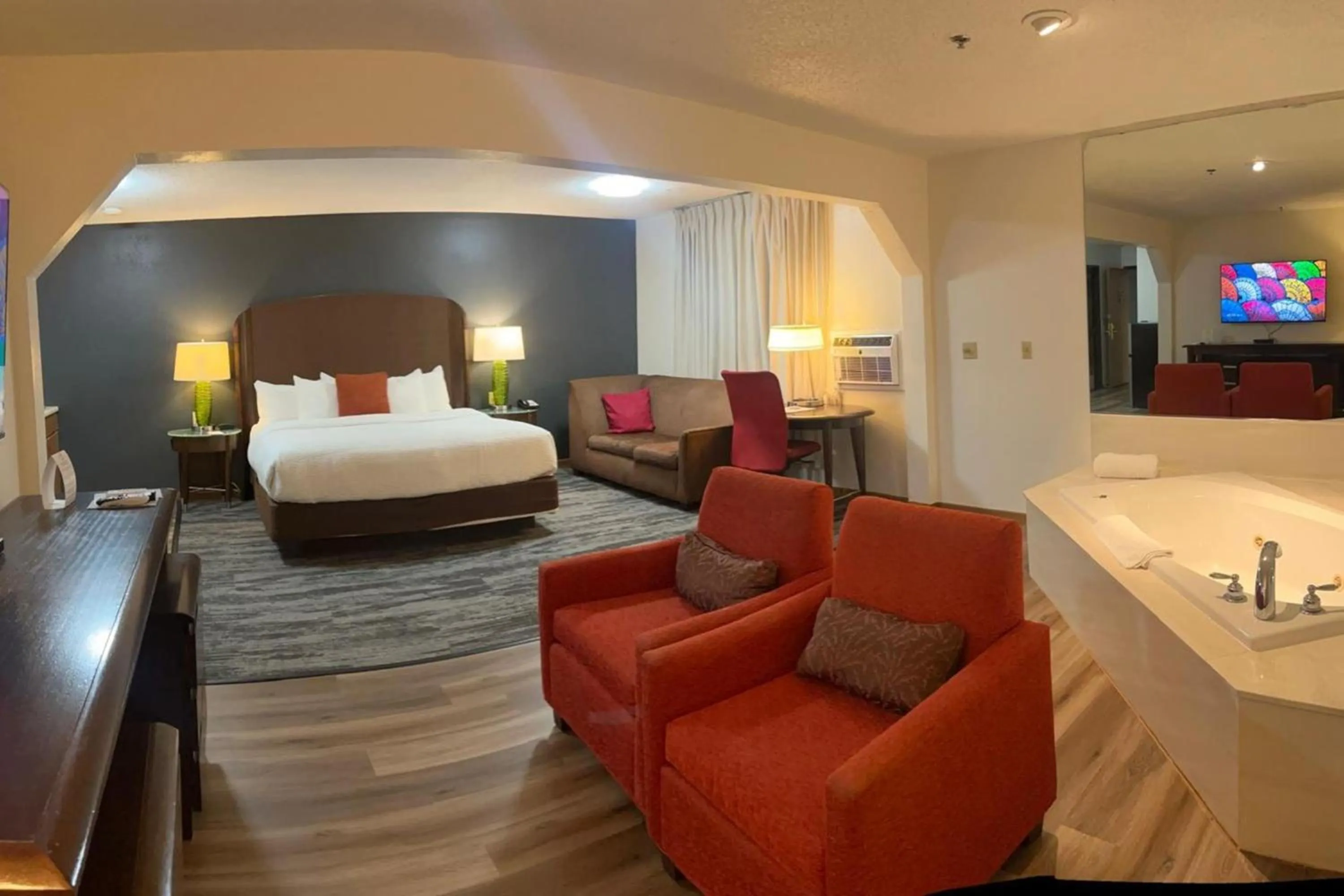 Photo of the whole room, Bed in Alliance Hotel & Suites, a Howard Johnson by Wyndham