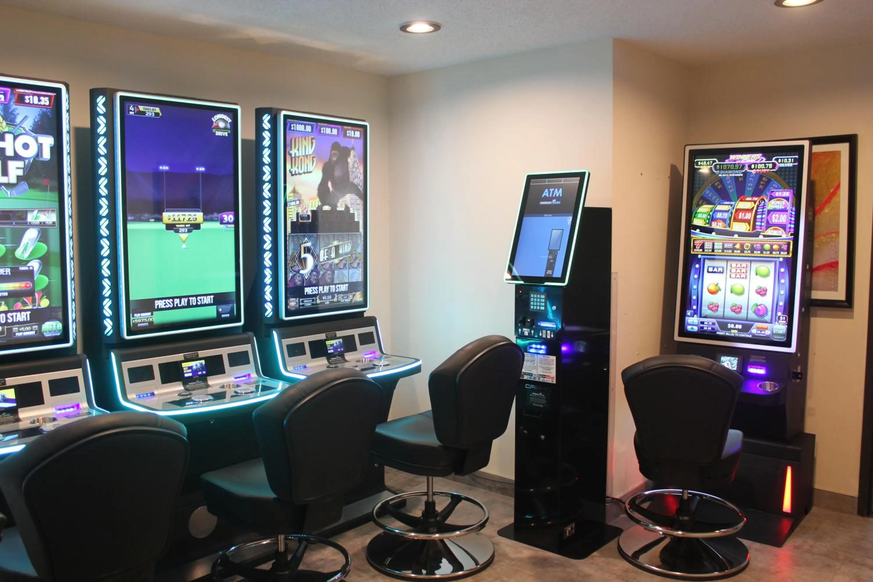 Casino in Alliance Hotel & Suites, a Howard Johnson by Wyndham