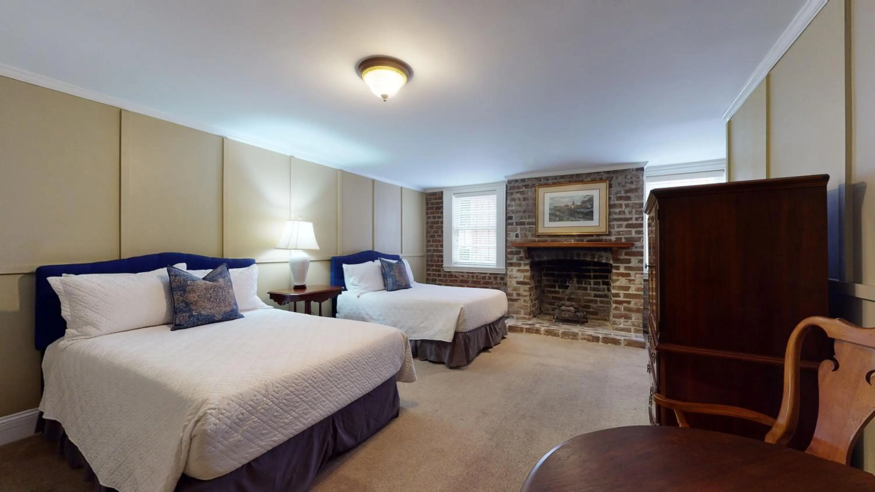 Photo of the whole room in The Presidents' Quarters Inn