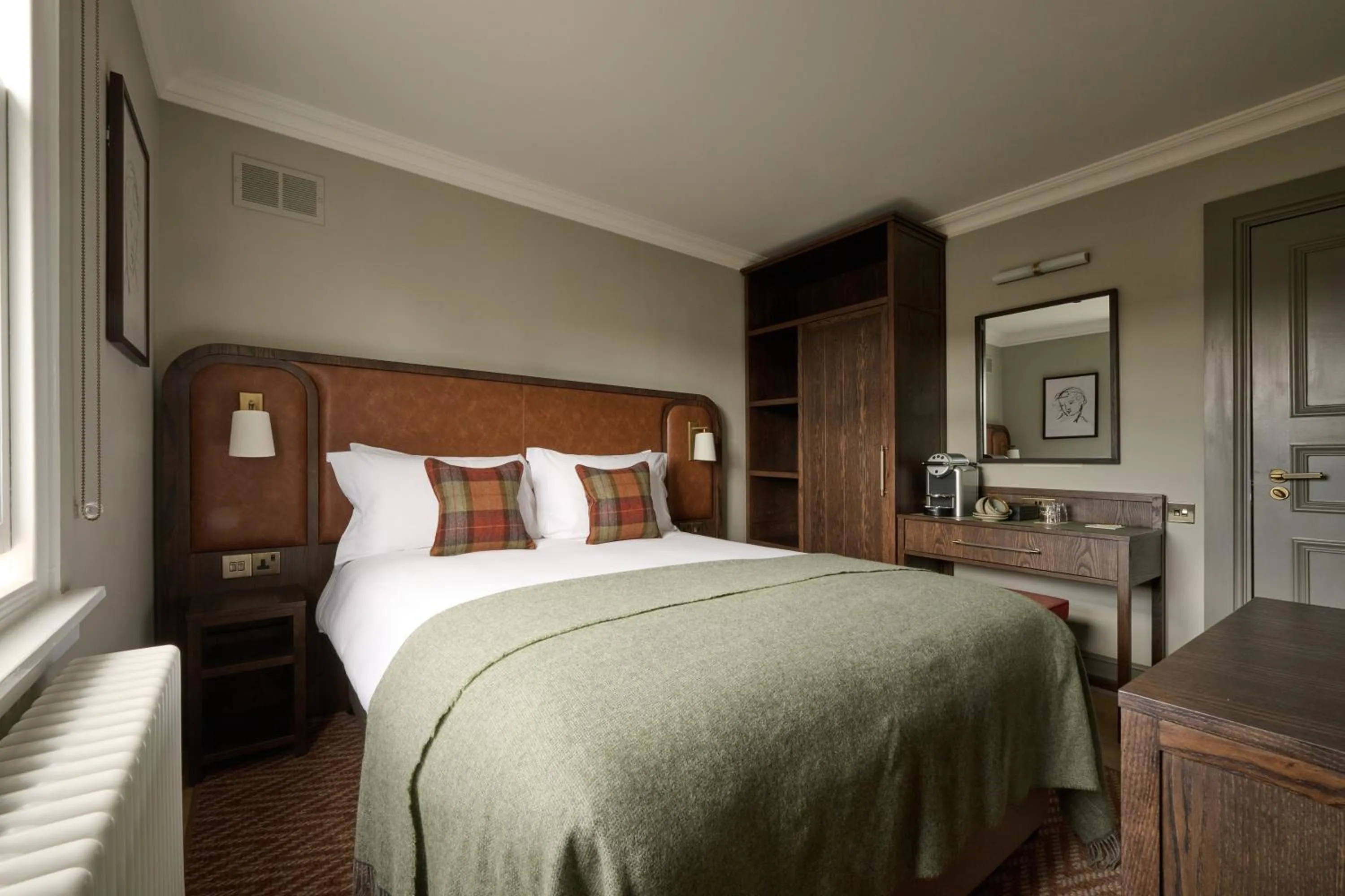 Bedroom, Bed in The Leddie Hotel