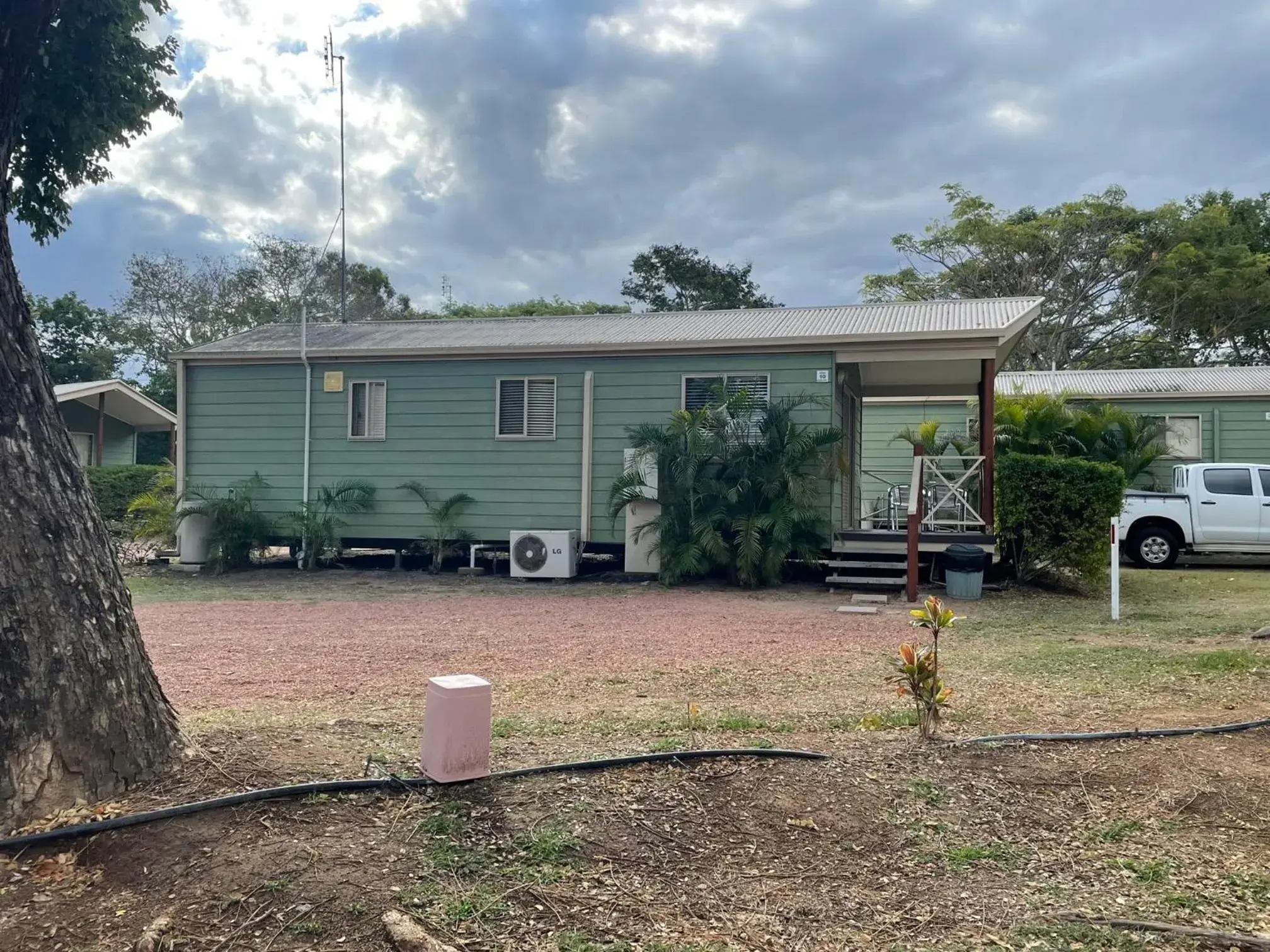 Two-Bedroom Chalet in Aussie Outback Oasis Holiday Park Two-Bedroom Chalet in Aussie Outback Oasis Holiday Park