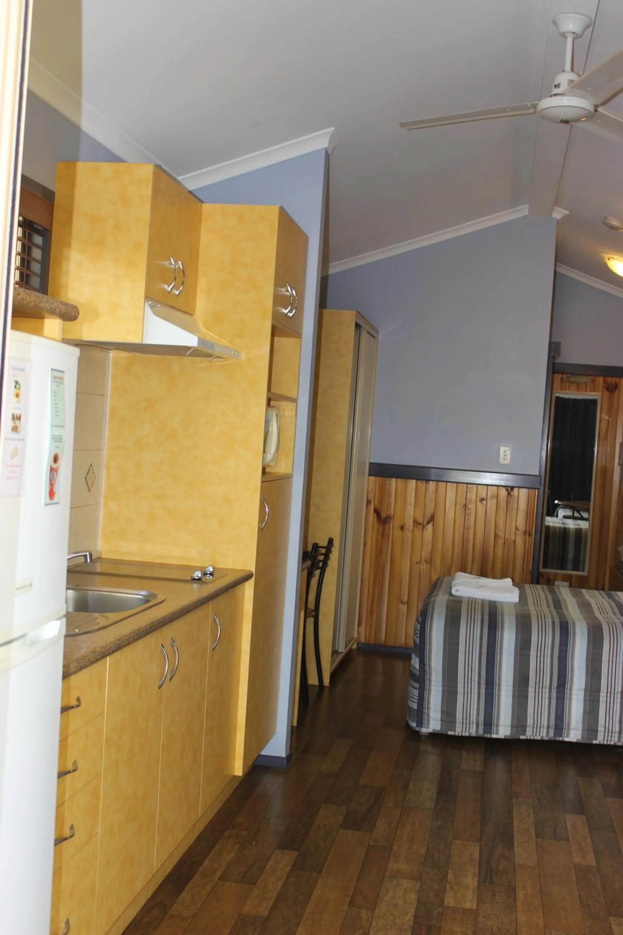 Kitchen or kitchenette in Aussie Outback Oasis Holiday Park