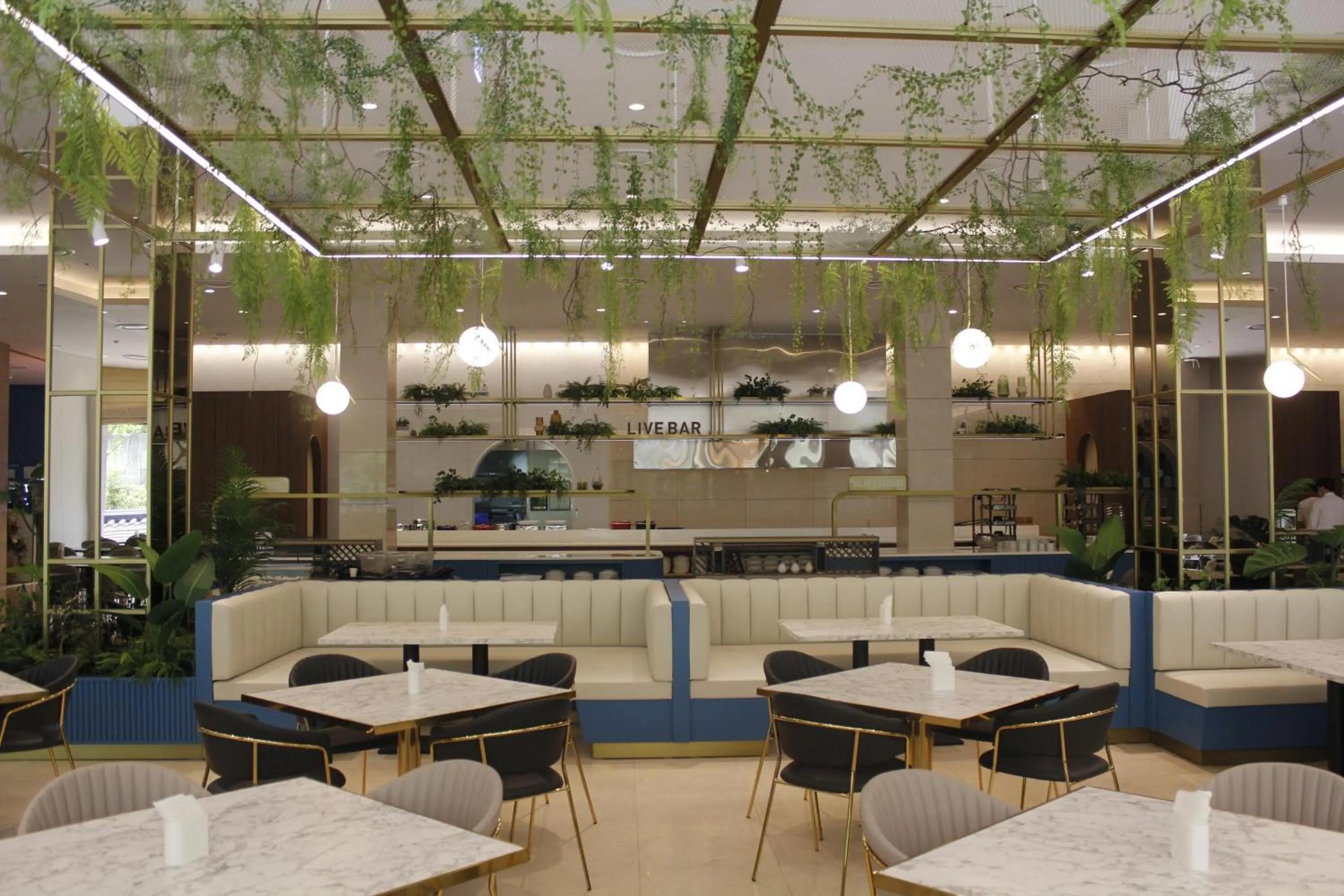 Buffet breakfast in Lotte Buyeo Resort