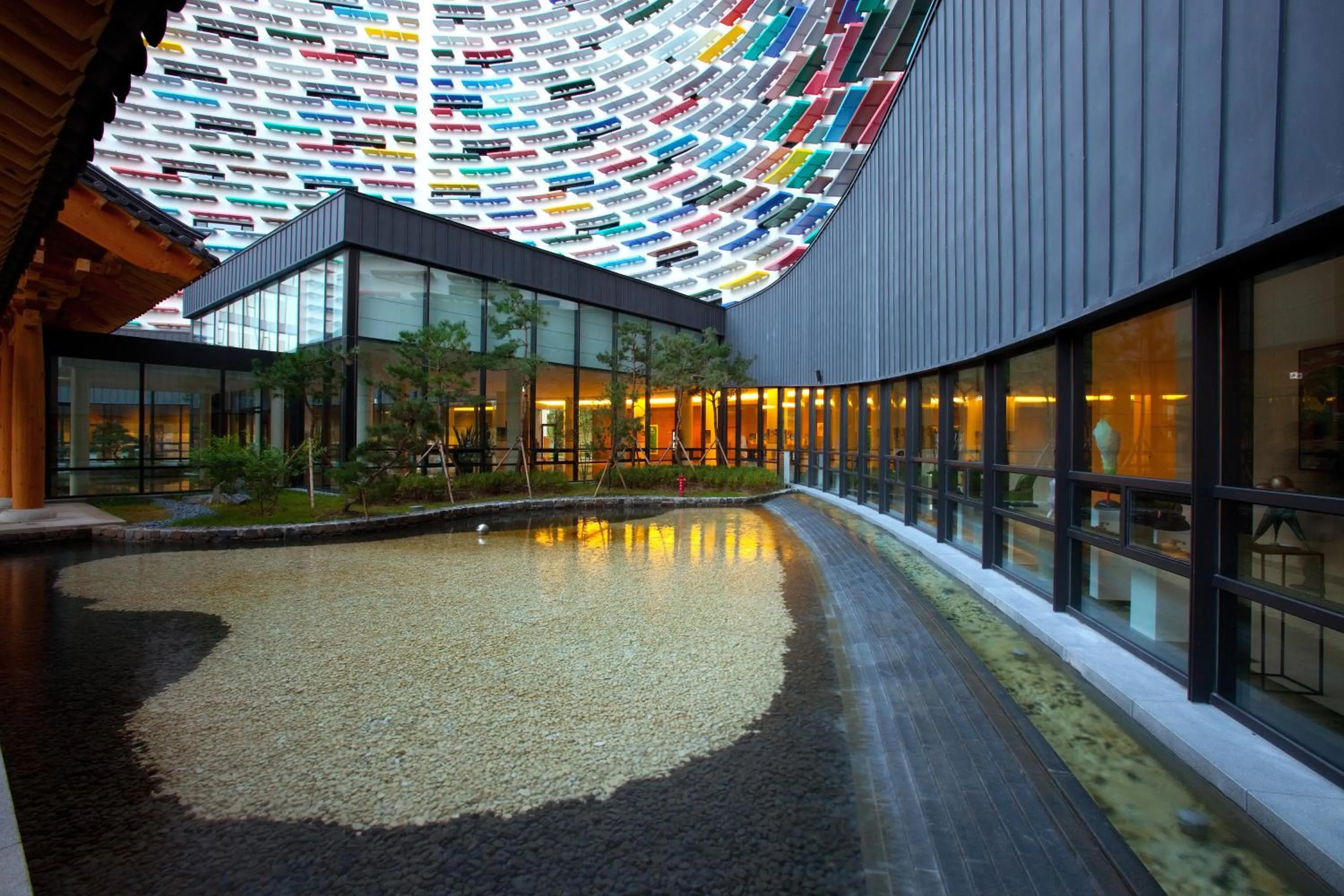 Facade/entrance in Lotte Buyeo Resort