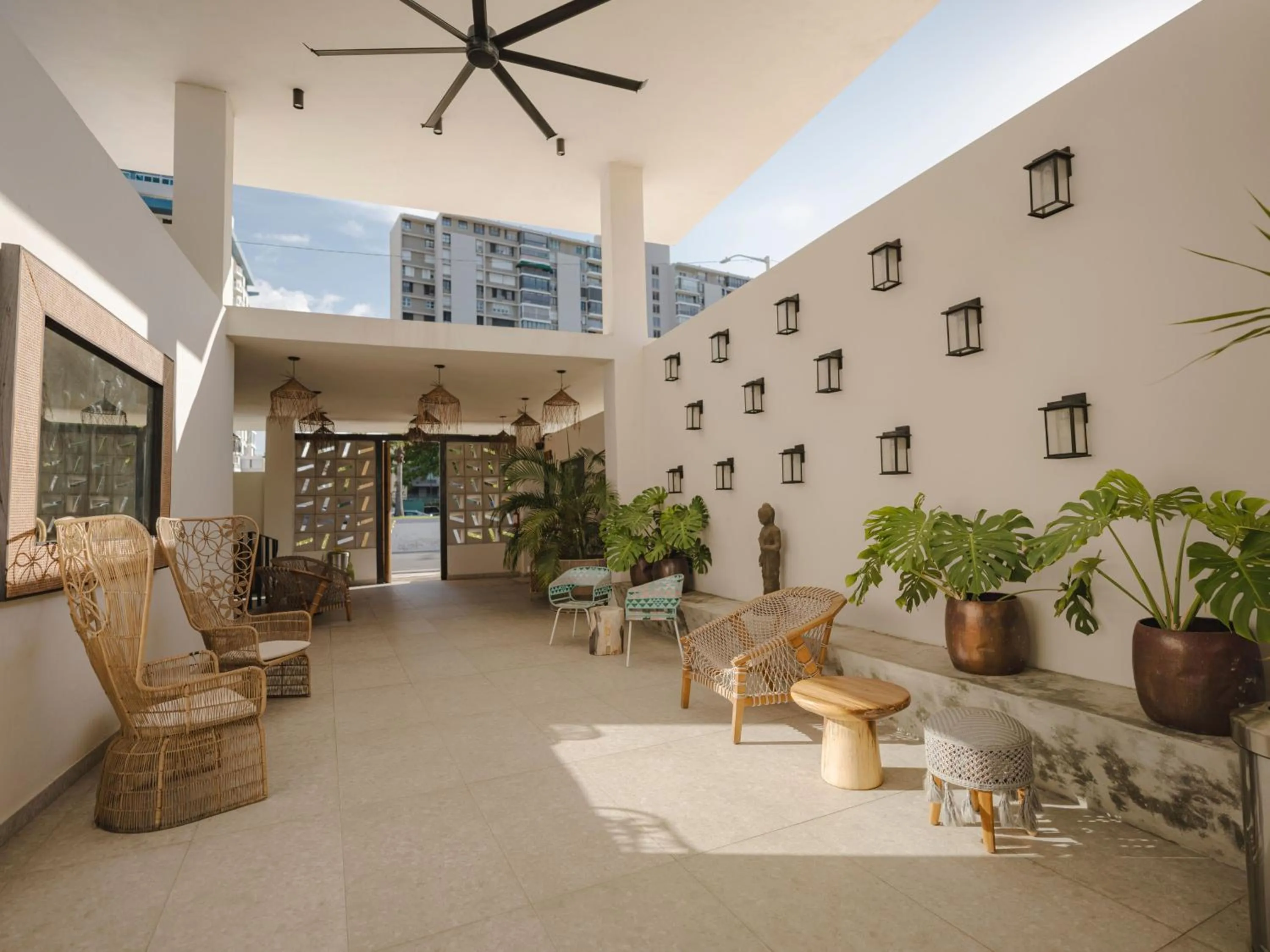 Lobby or reception in Bali Hotel Adults Only Isla Verde, a Trademark by Wyndham