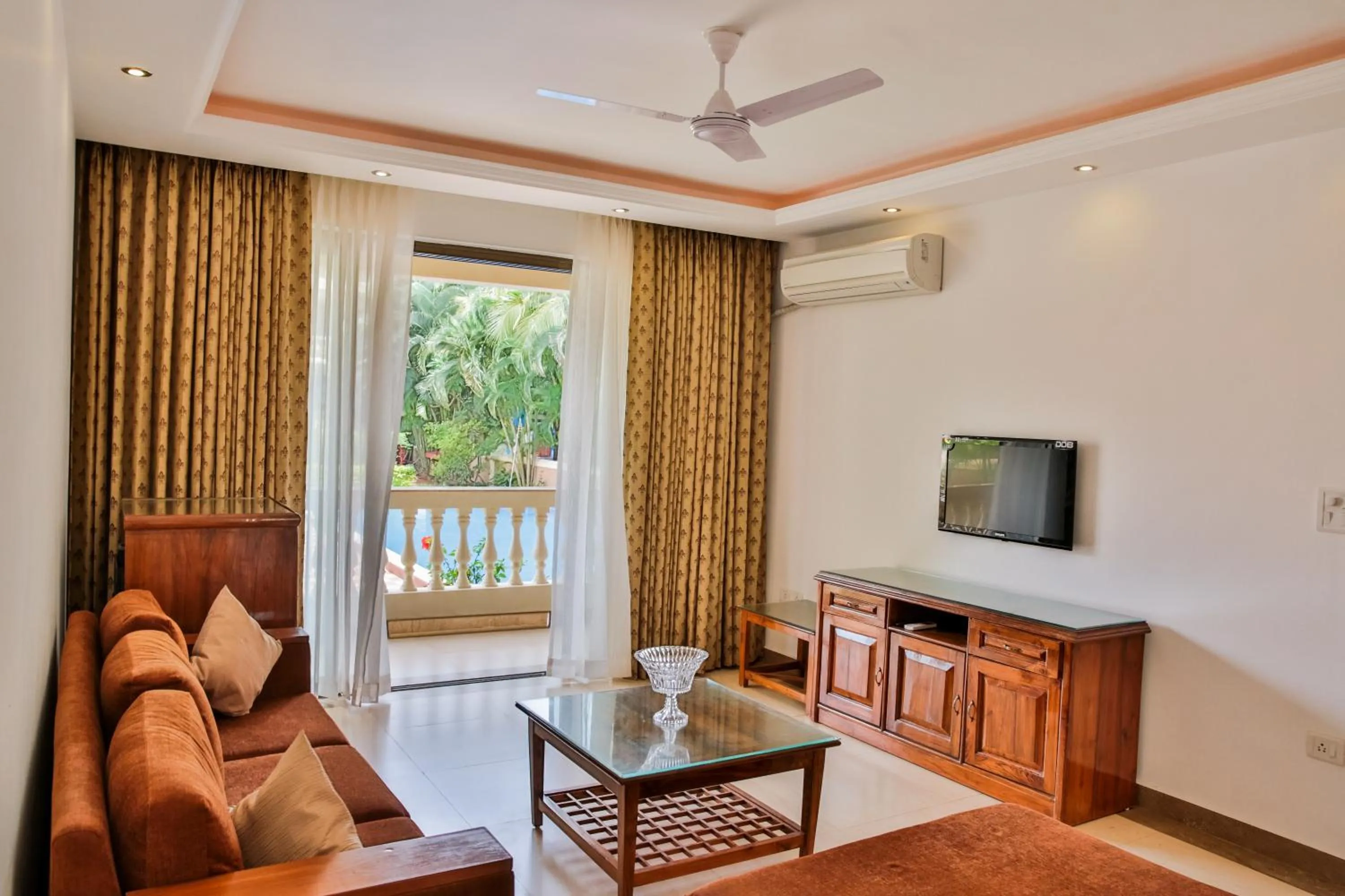 Living room in De Mandarin Beach Resort Suites & Villas, Candolim