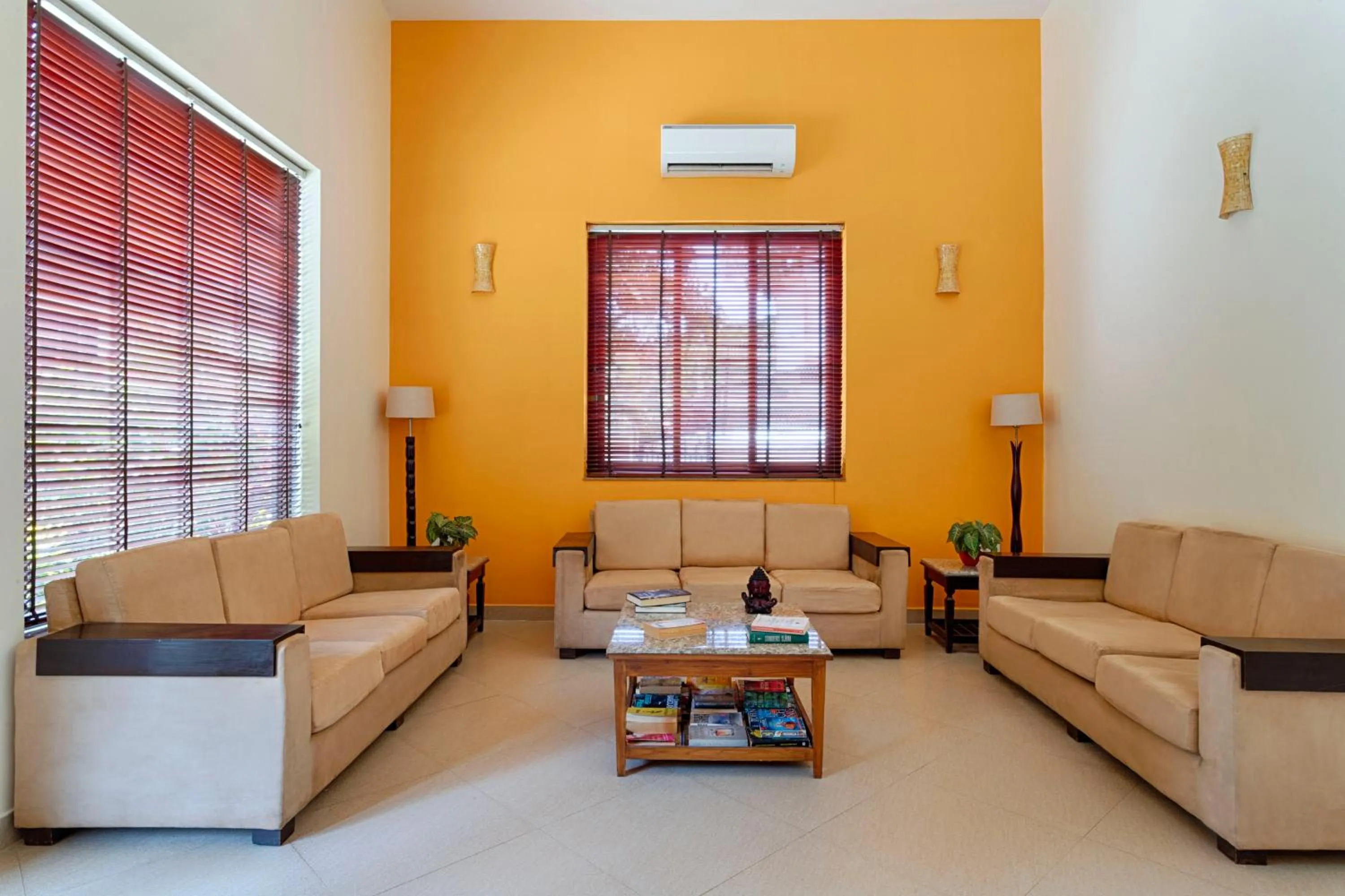 Lobby or reception in De Mandarin Beach Resort Suites & Villas, Candolim