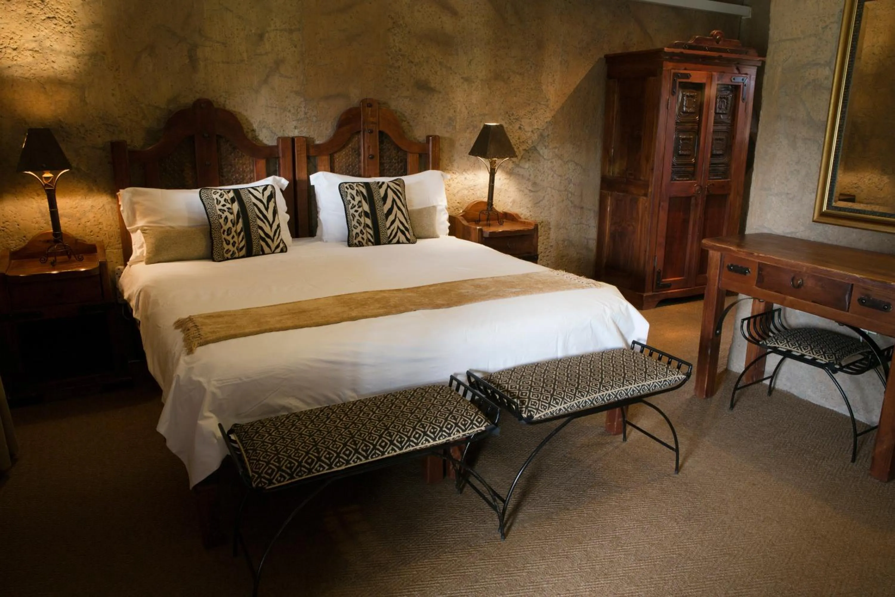 Standard Double or Twin Room - single occupancy - Stables Lodge in Zebra Nature Reserve