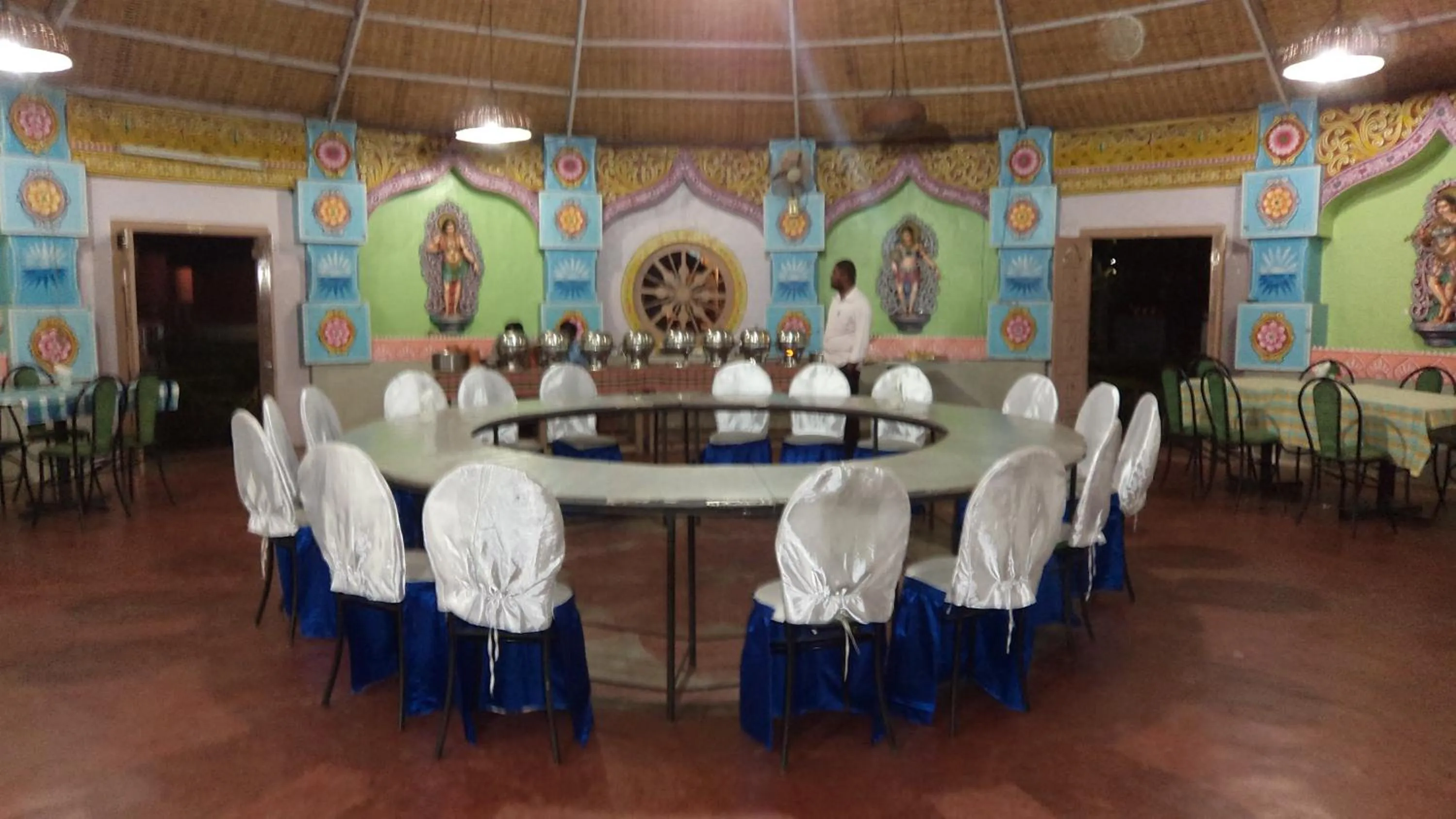 Restaurant/places to eat in Kishkinda Heritage Resort