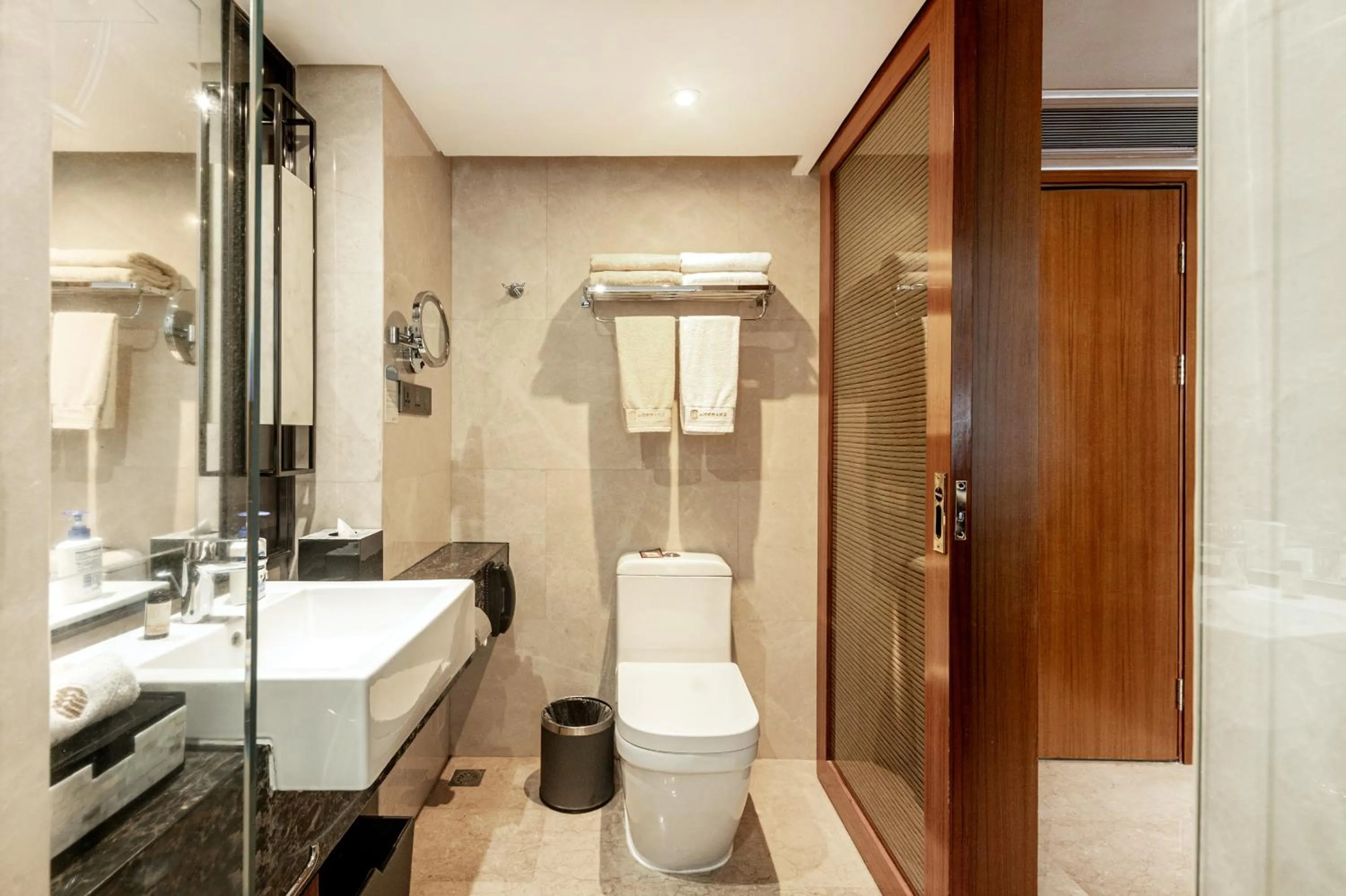 Toilet in Shantou International Hotel