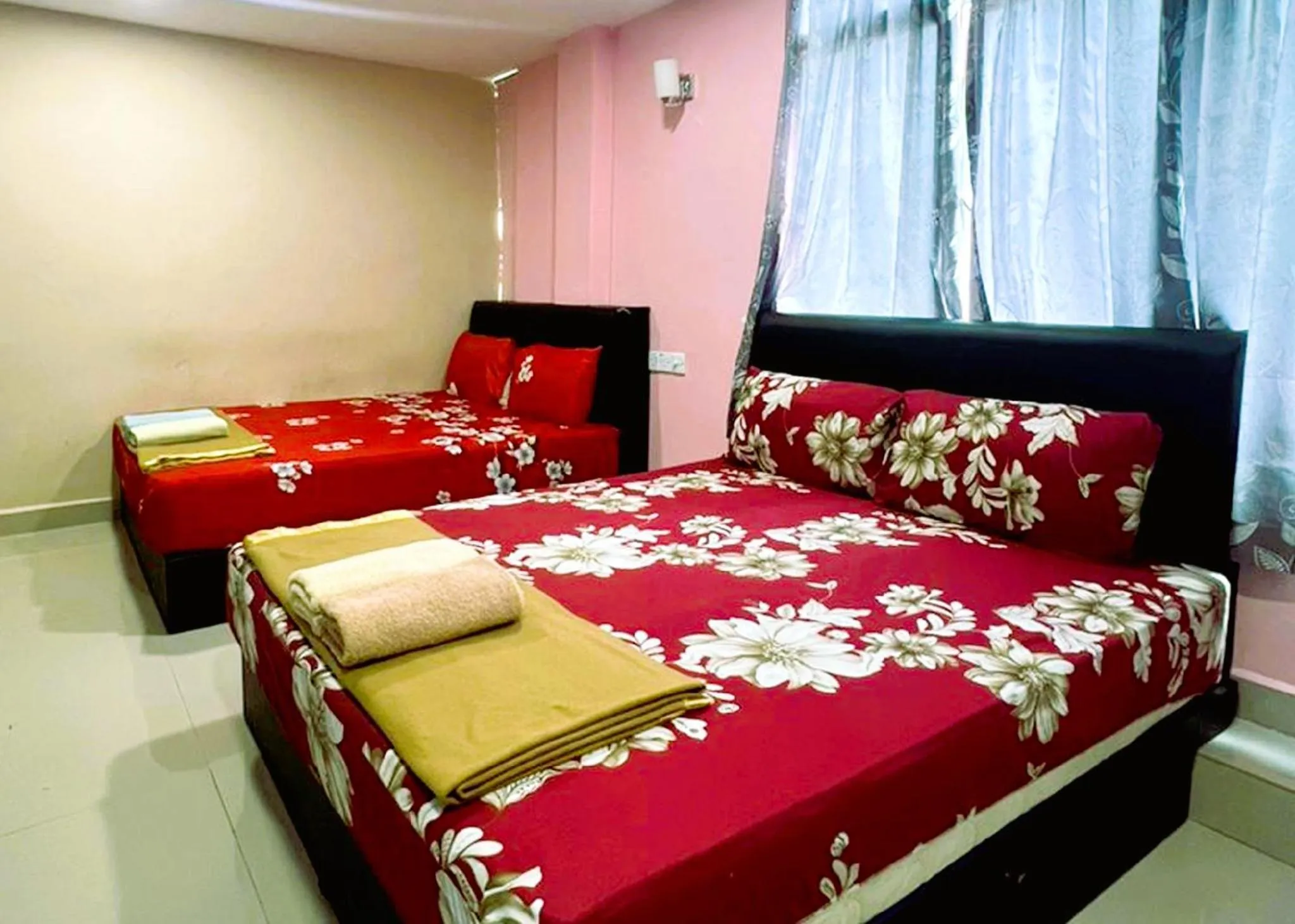 Photo of the whole room, Bed in ARK HOTEL SUBANG