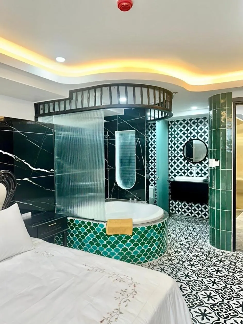 Shower, Bed in Nereus Hotel
