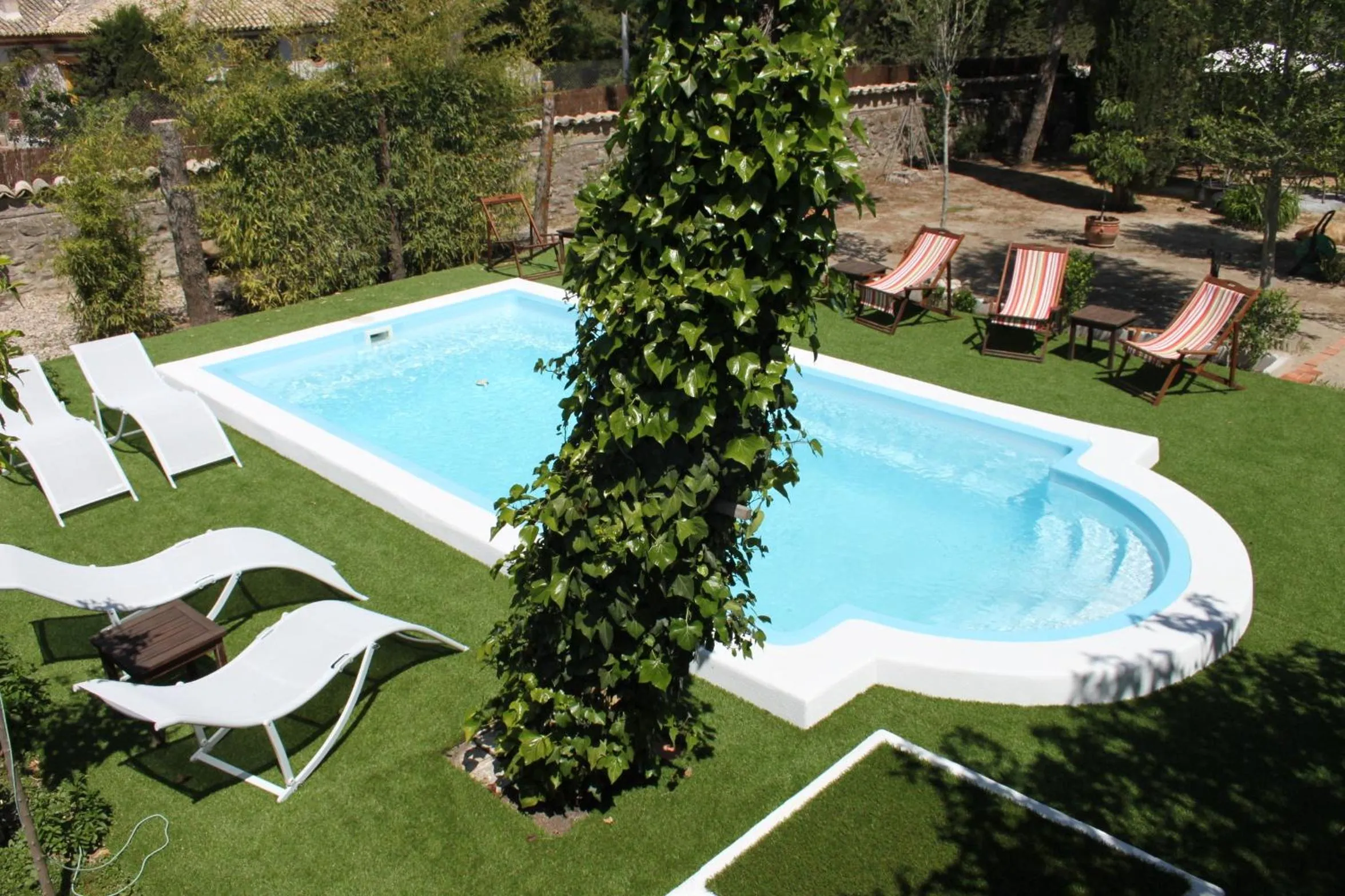 Swimming pool in La Caseria de Tito