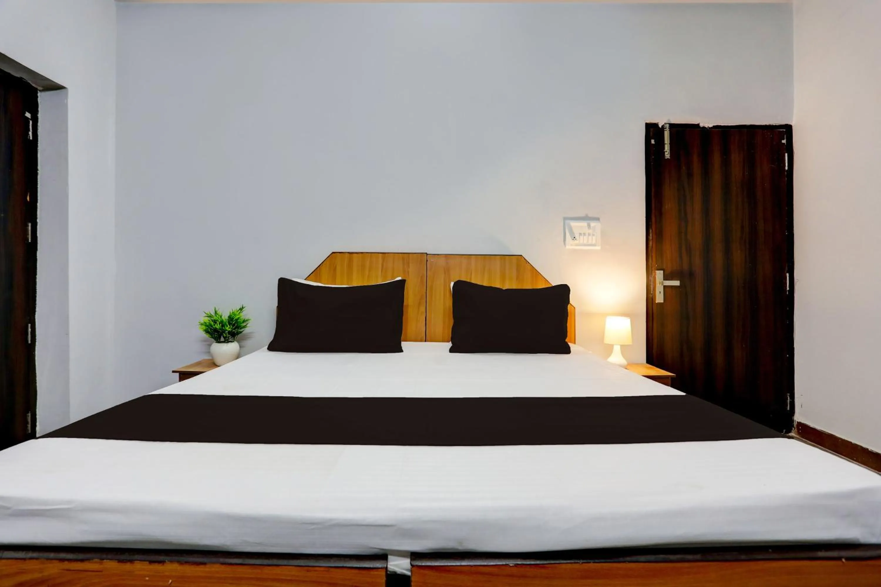 Bedroom in Hotel Live View